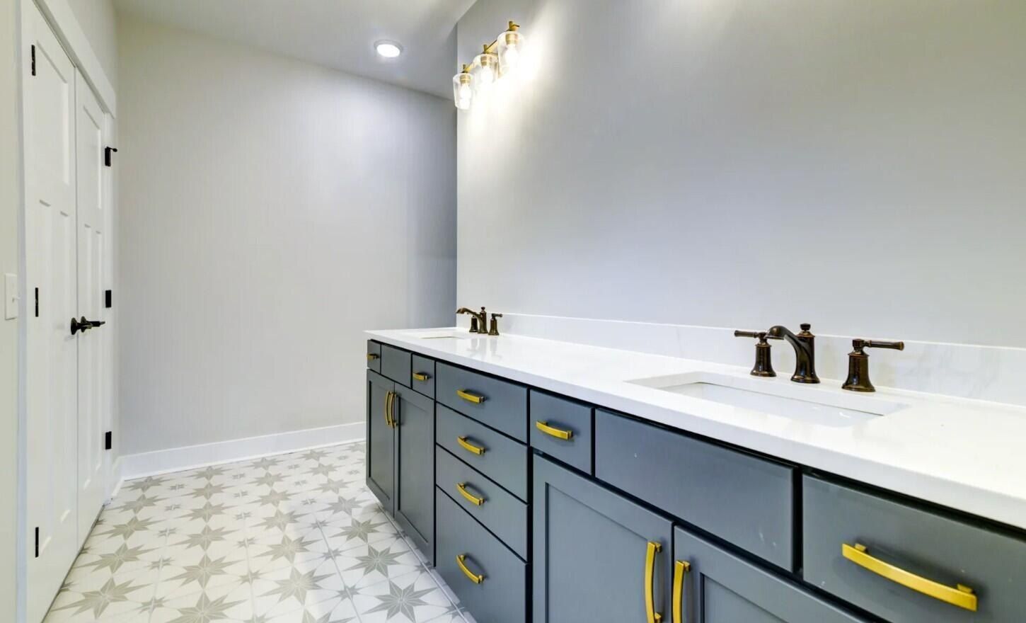 121 Laura Ashley Lane. Summerville, SC 29483