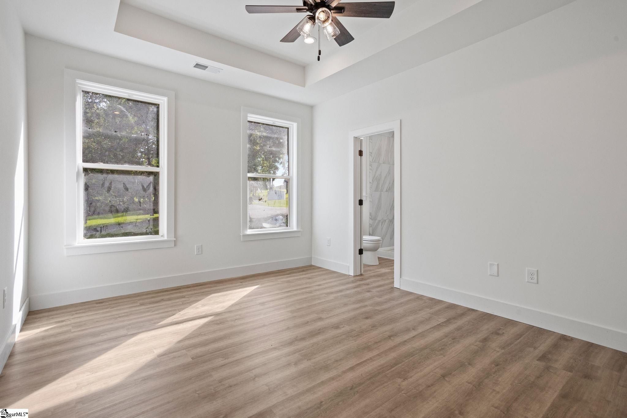 138 Deerfield Drive. Wellford, SC 29385