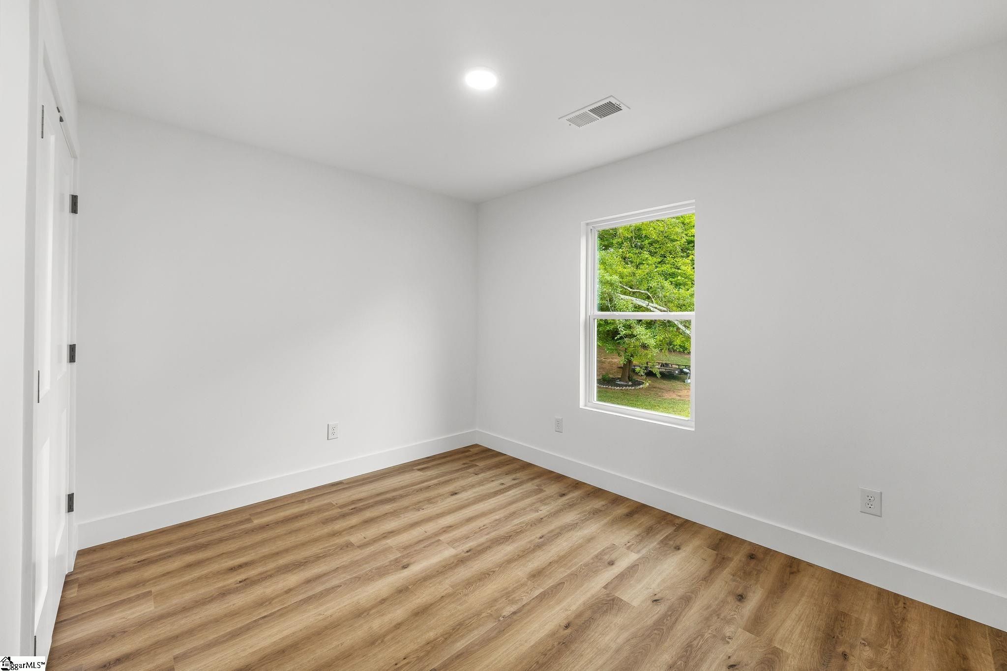 112 Hillcrest Circle. Anderson, SC 29624