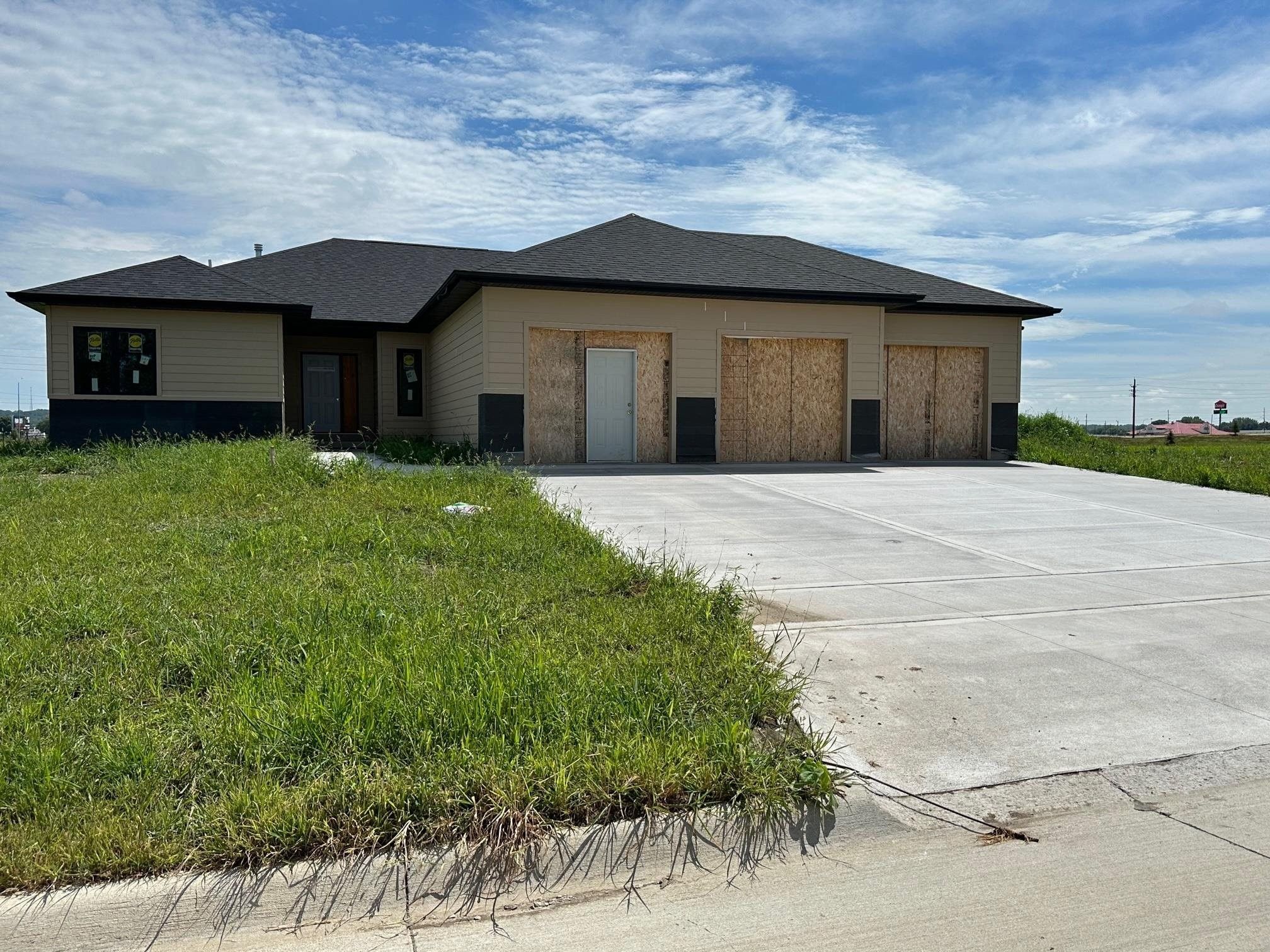 905 Cattail Ct. North Sioux City, SD 57049