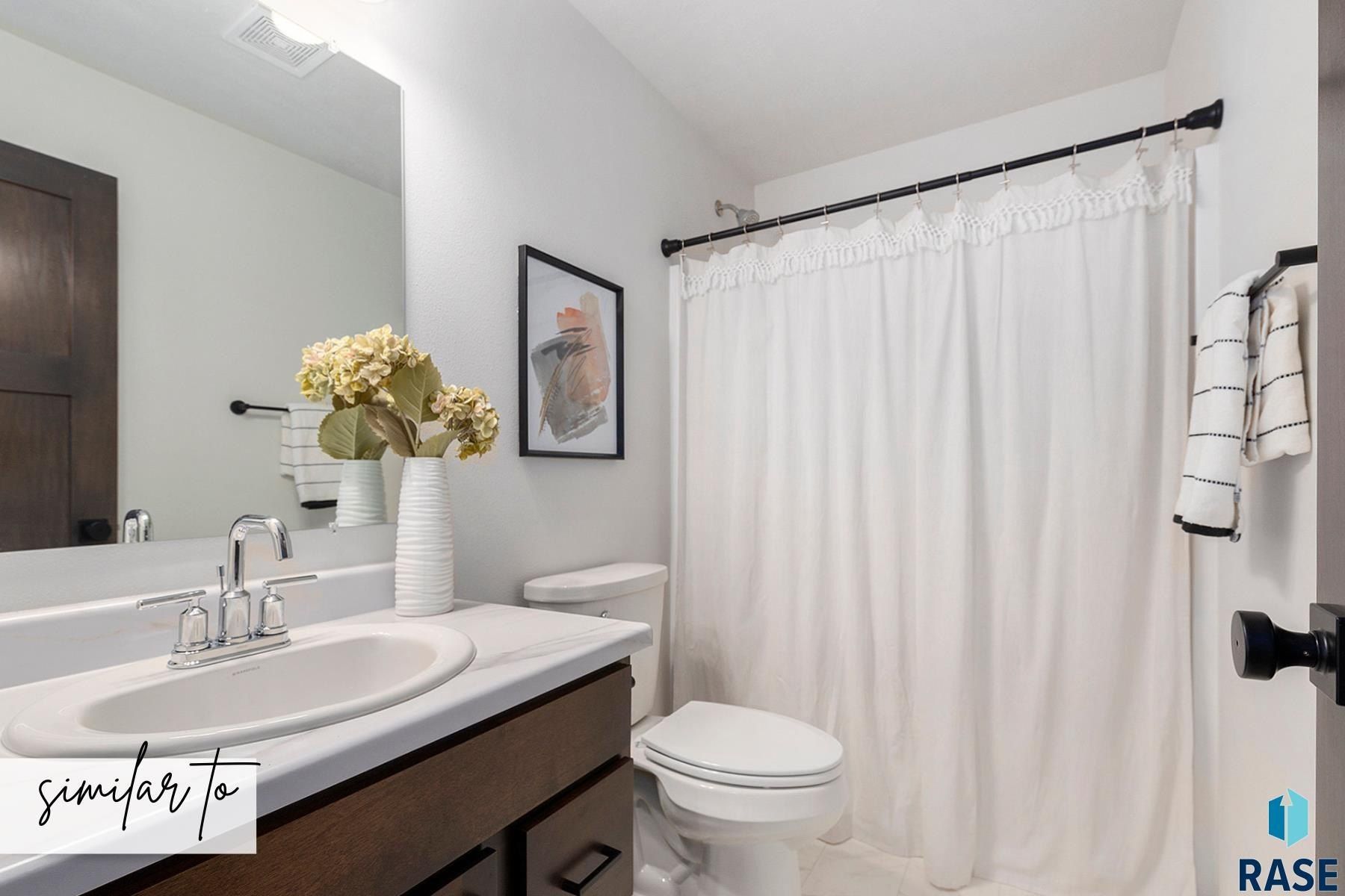 5713 E Marley Pl Pl. Sioux Falls, SD 57108