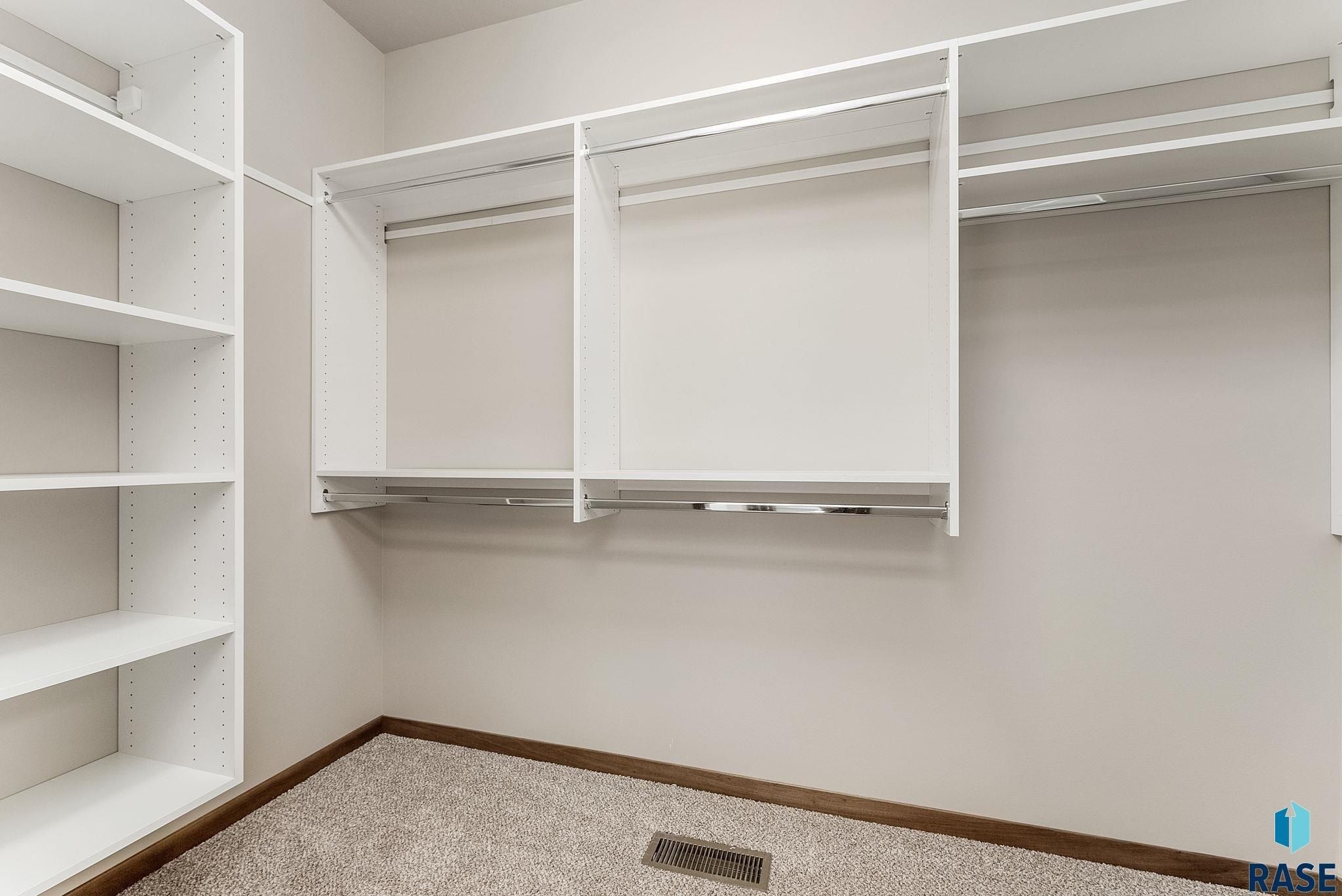 521 S Big Stone Ave. Sioux Falls, SD 57106