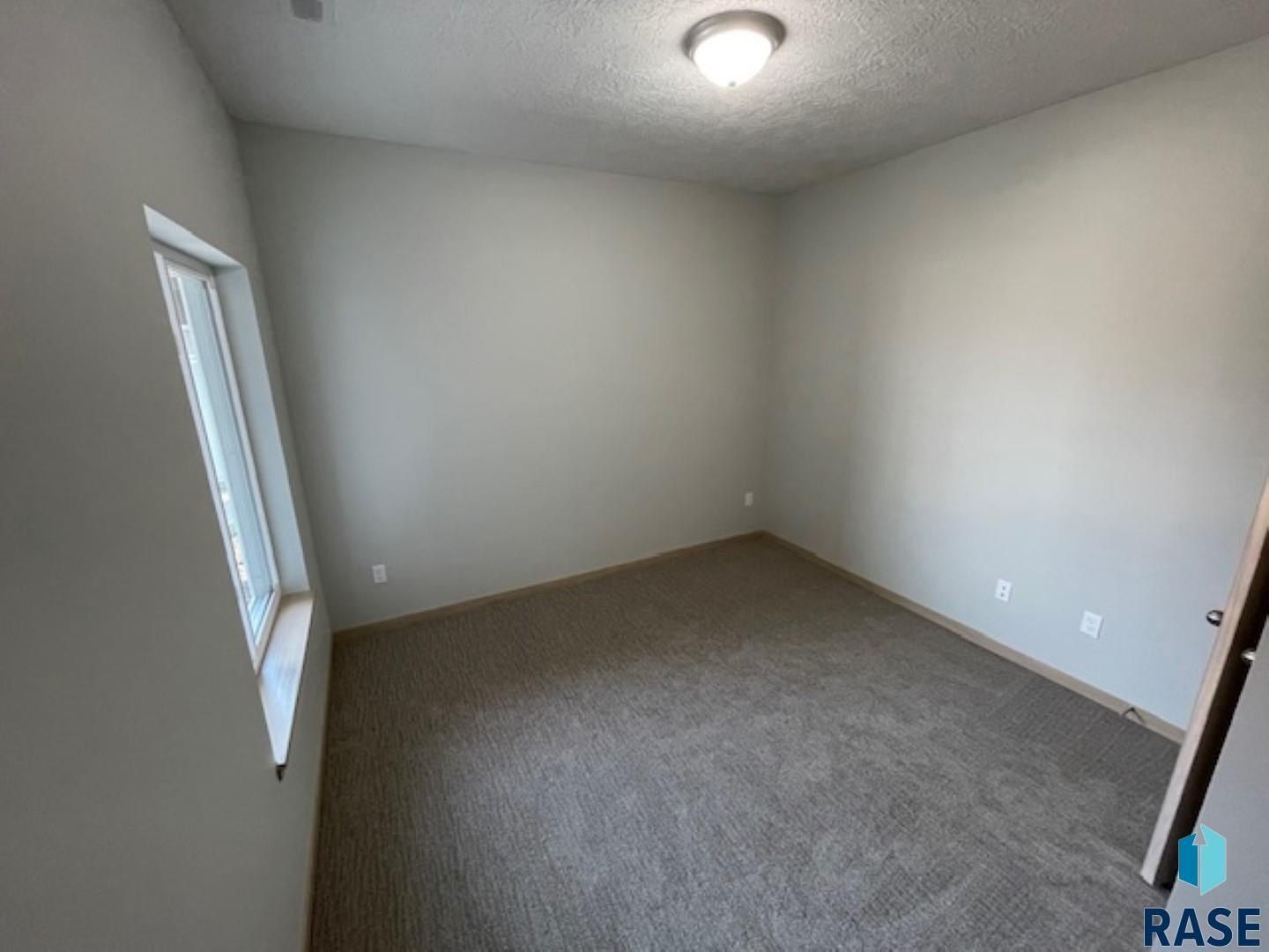 3500 S Heather Ave. Sioux Falls, SD 57106