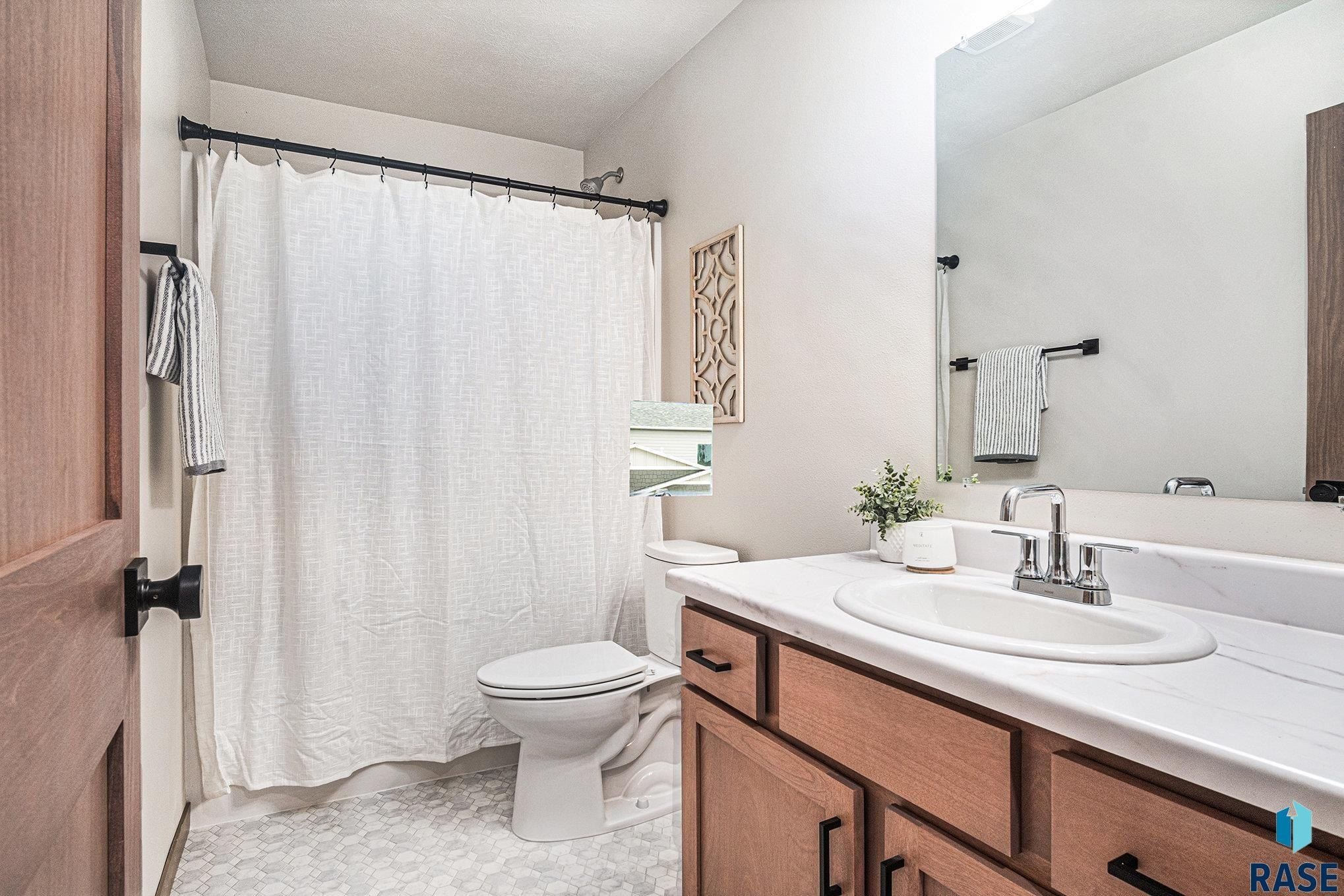 5714 E Avett Pl. Sioux Falls, SD 57108