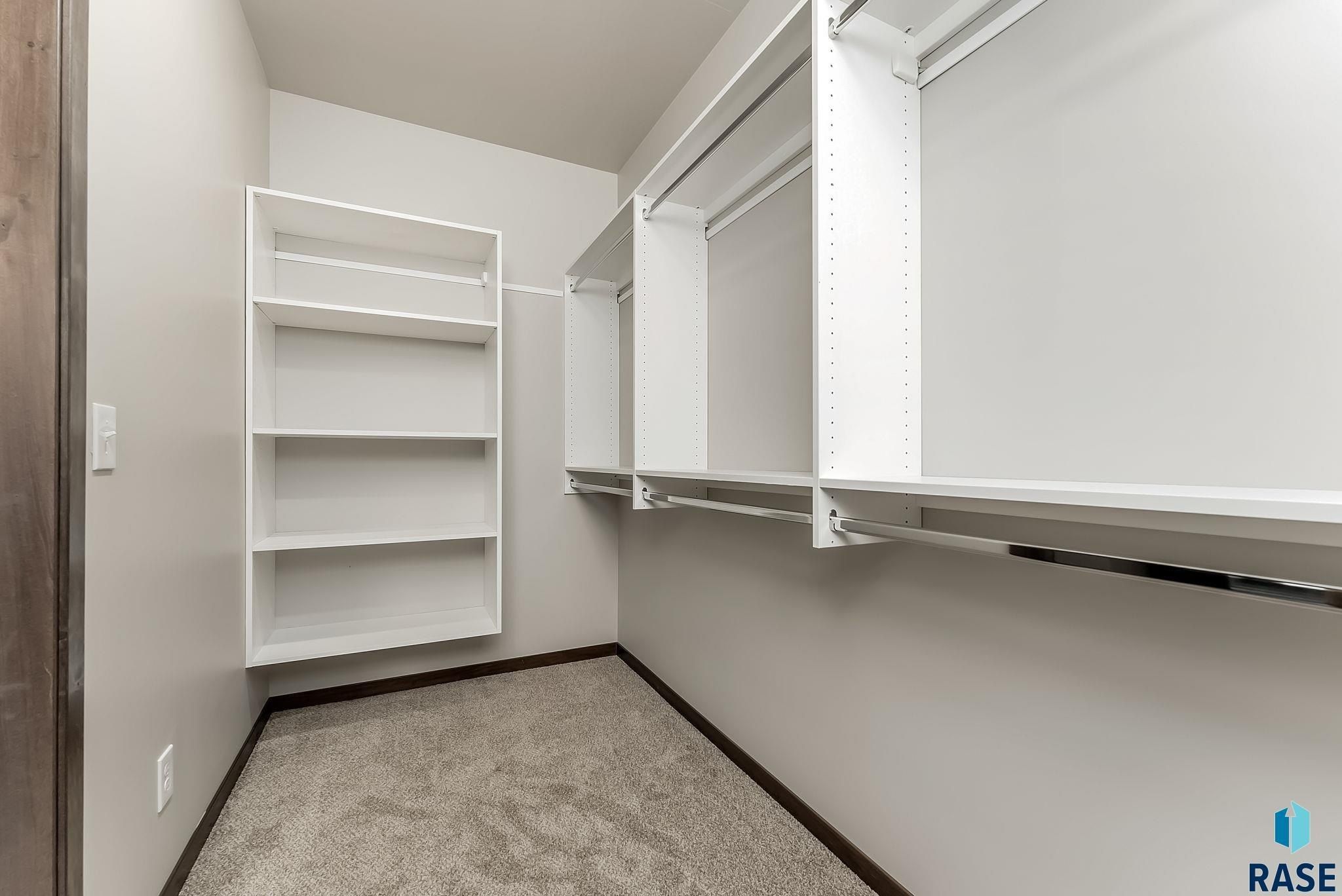 2405 E Tinley St. Brandon, SD 57005