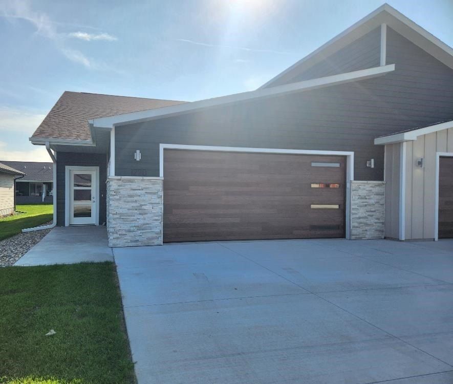 1220 ZitkalaSa Trl. Vermillion, SD 57069