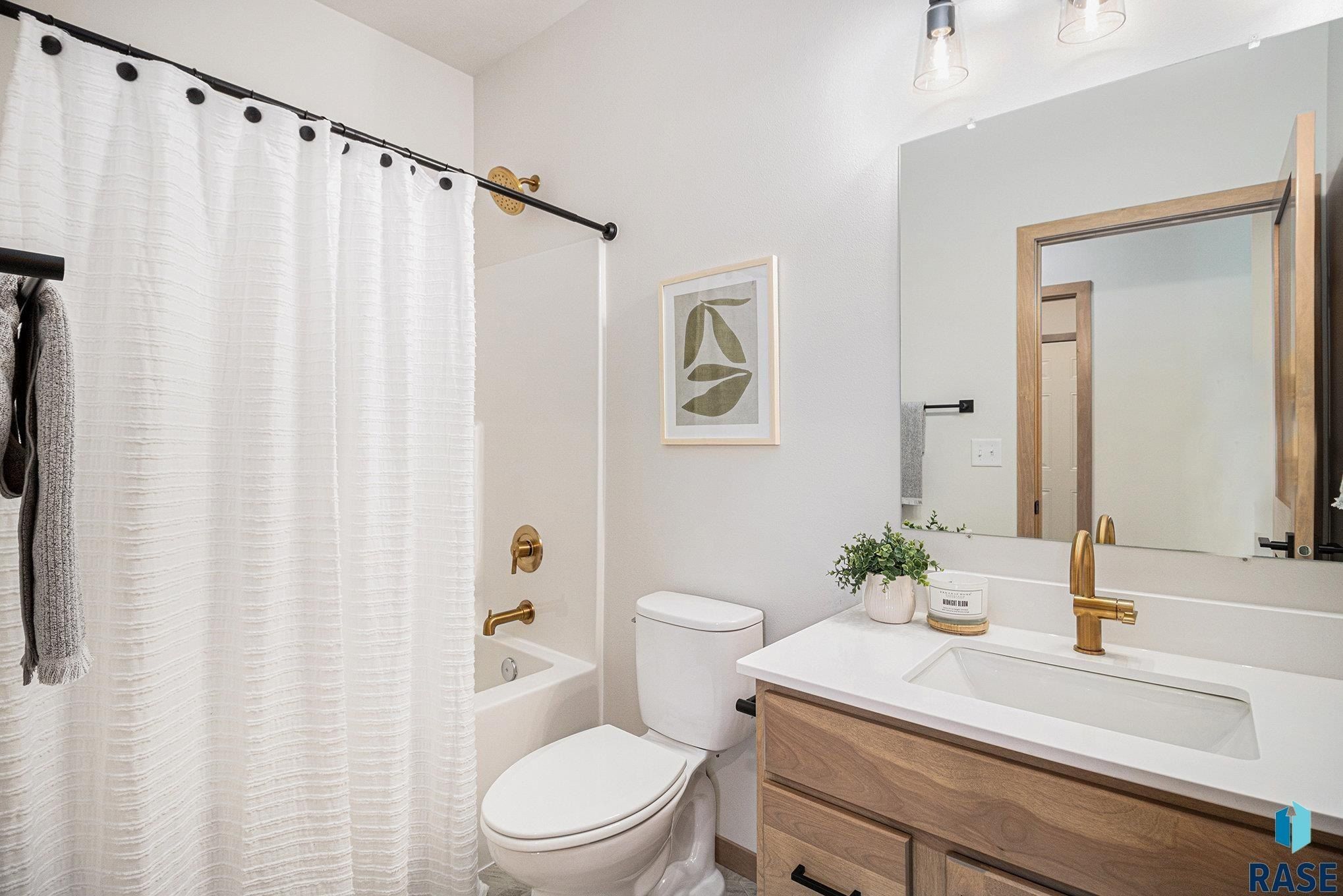 5501 S Mumford Ave. Sioux Falls, SD 57108