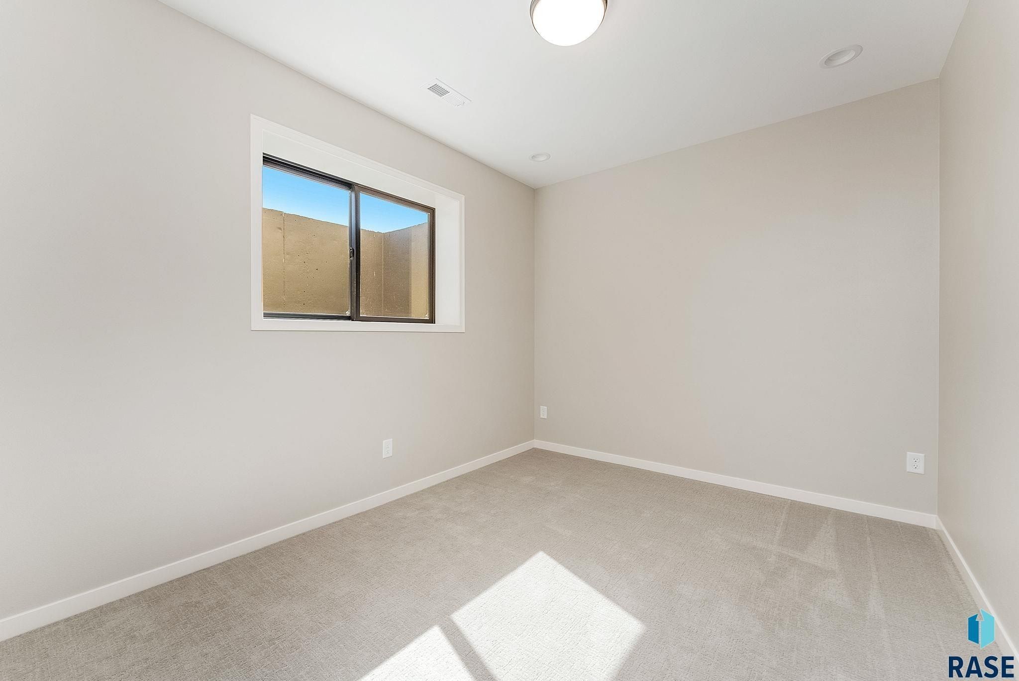 2516 E Chestnut Trl. Brandon, SD 57005