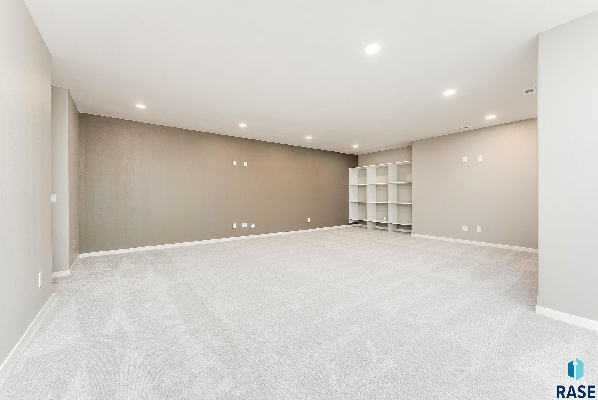 405 N Sunshine Ave. Brandon, SD 57005