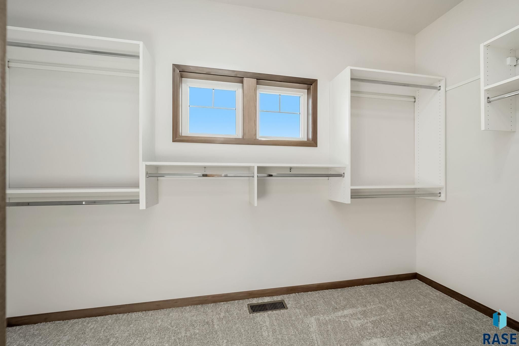 2413 E Tinley St. Brandon, SD 57005