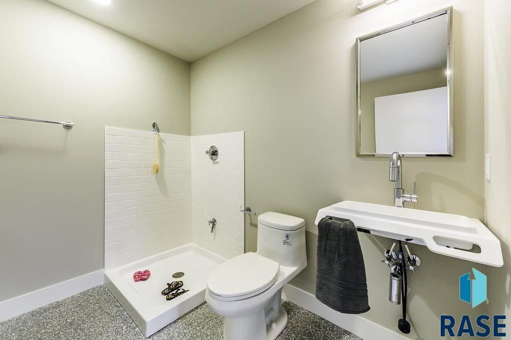 2714 S Oriya Pl. Sioux Falls, SD 57106