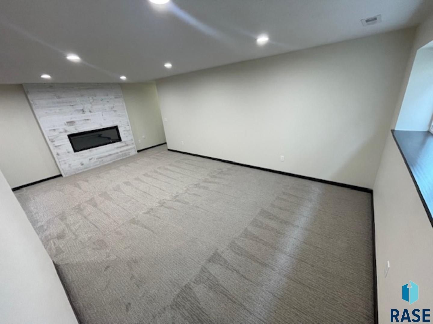 9615 W Tunis Dr. Sioux Falls, SD 57106