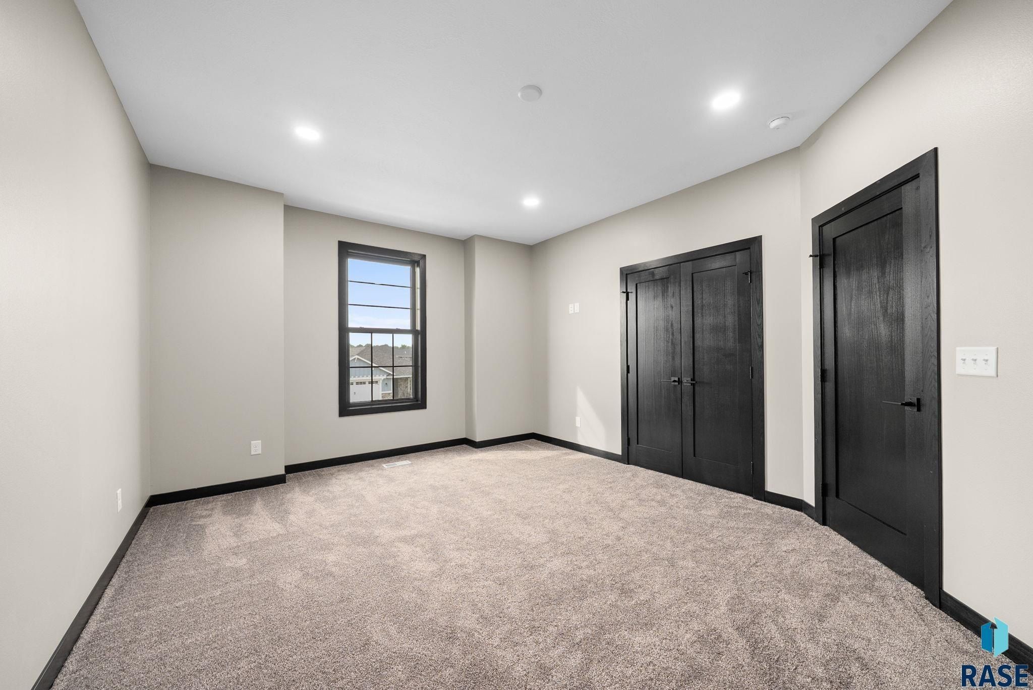 8617 W Shoreline Pl. Sioux Falls, SD 57107