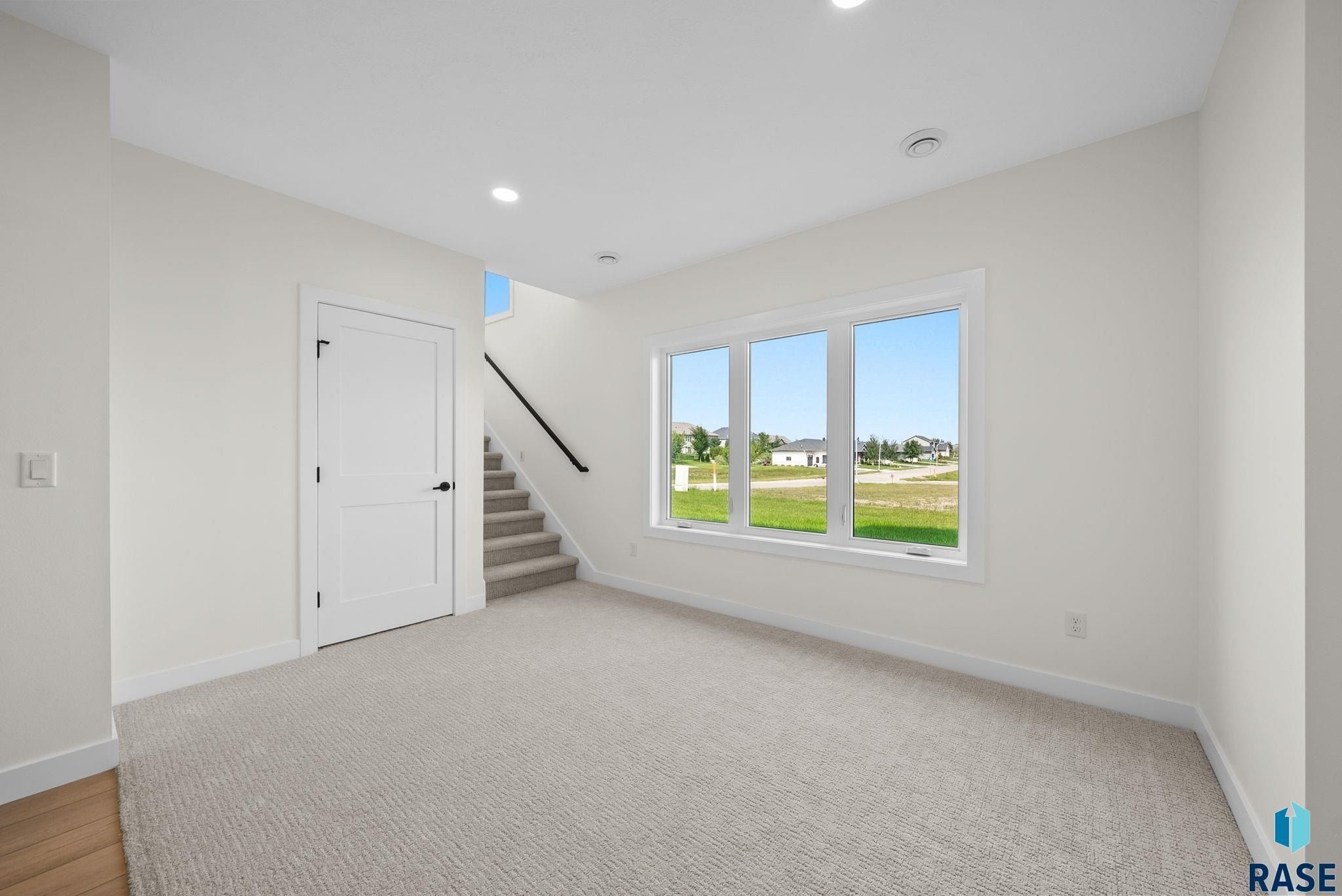 7300 E Misty Knoll Cir. Sioux Falls, SD 57110