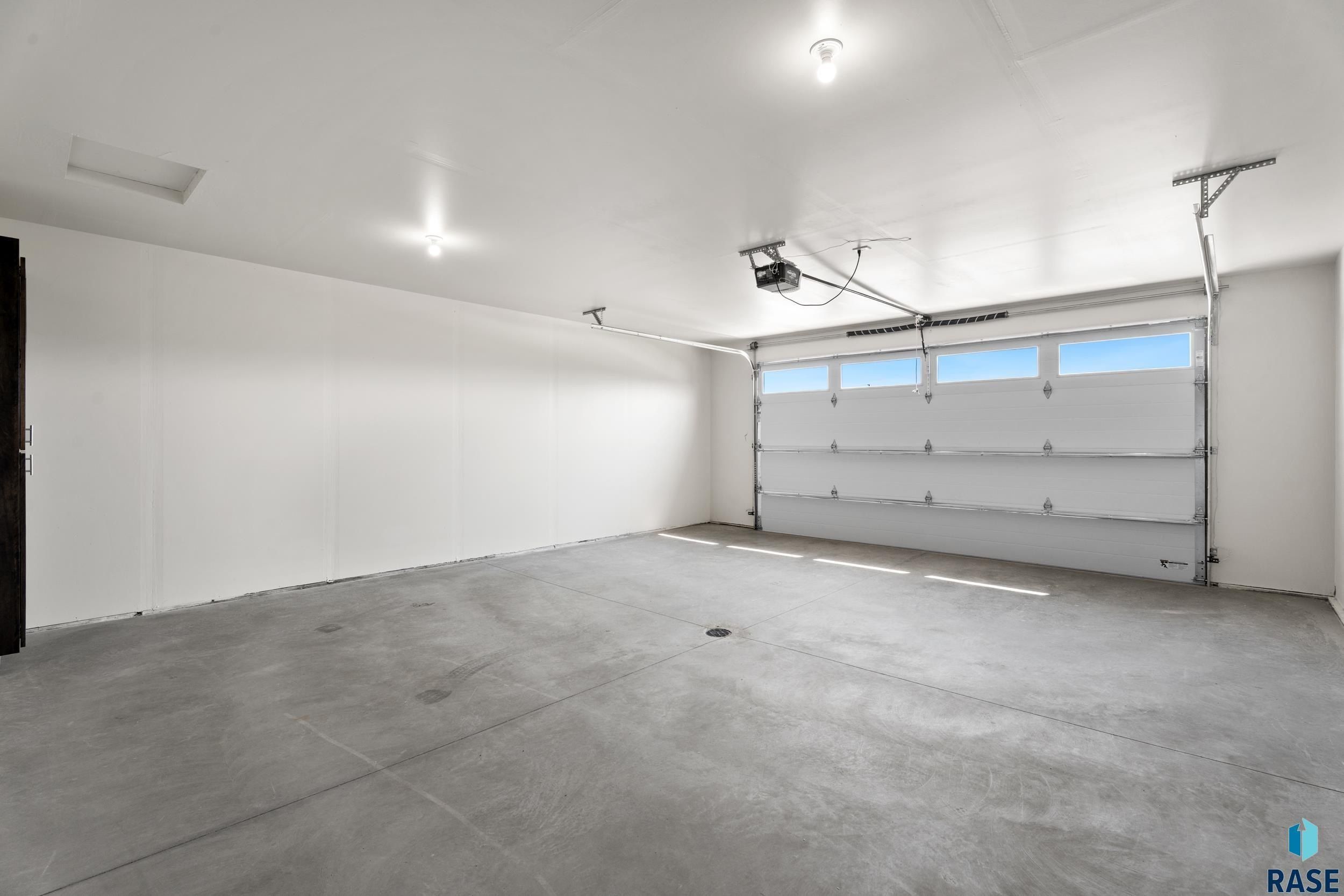 1113 S Foss Ave. Sioux Falls, SD 57110