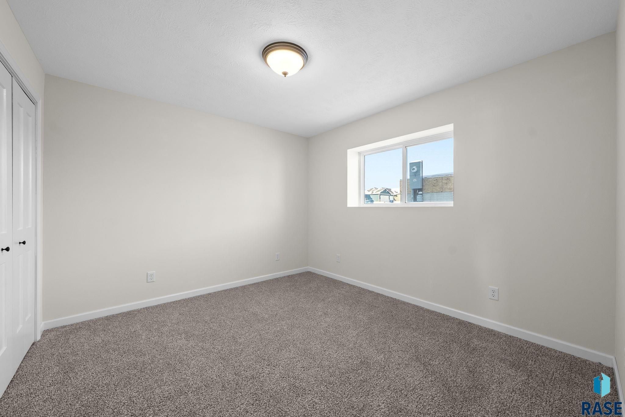 3228 N Yukon Ave. Sioux Falls, SD 57107