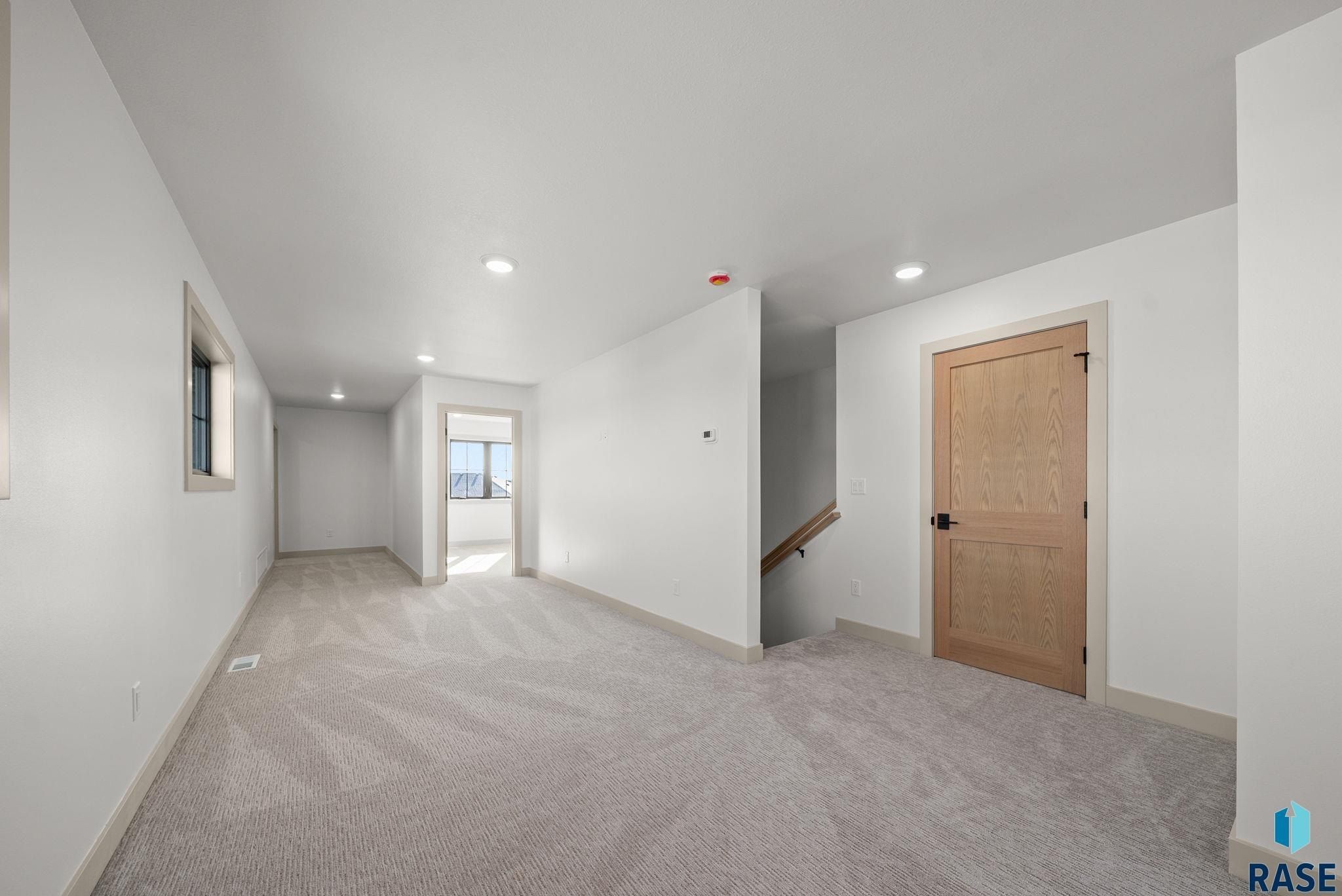 2001 N Hacksaw Trl. Sioux Falls, SD 57107