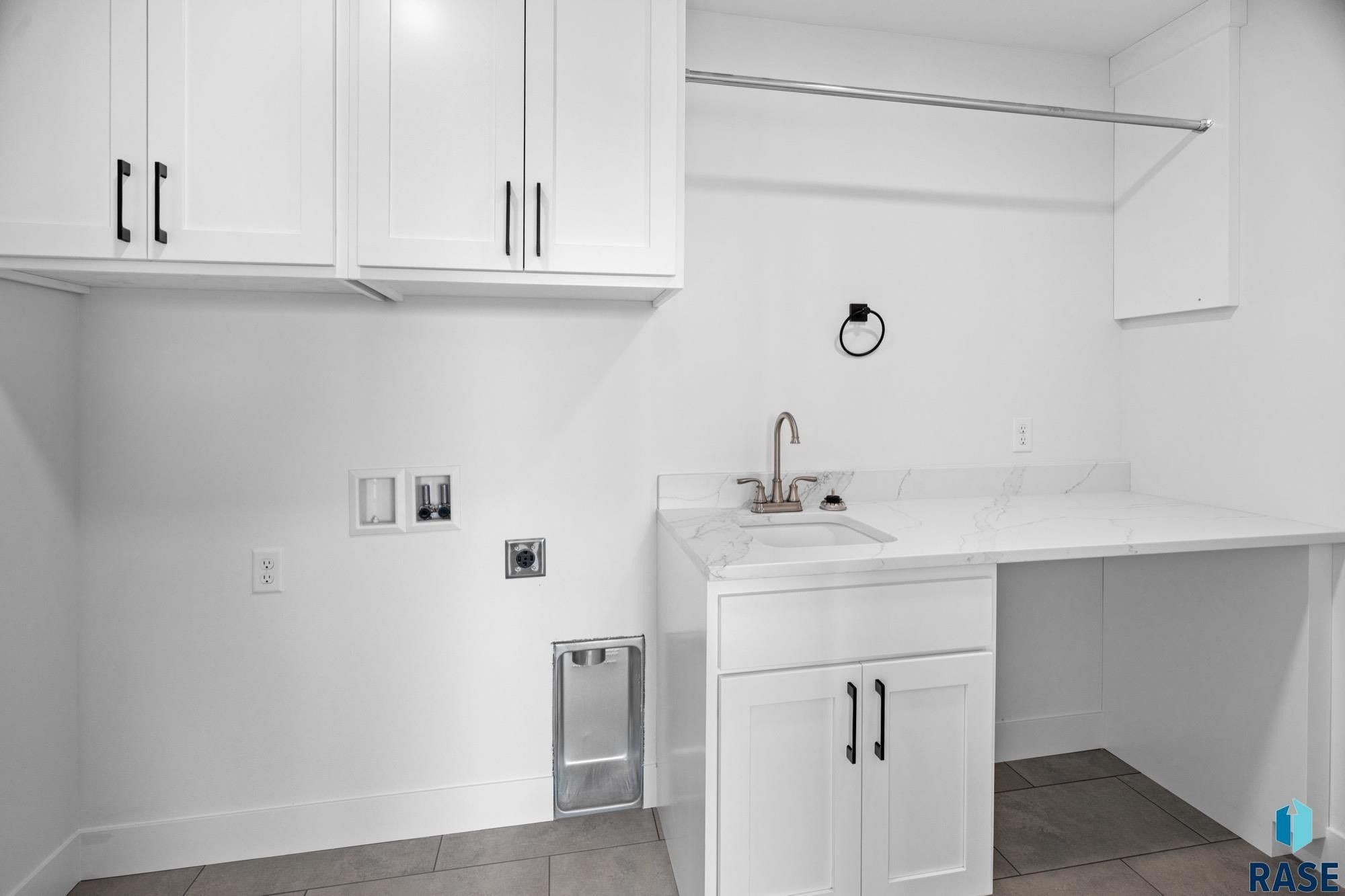 1127 E Thompson Pl. Tea, SD 57064