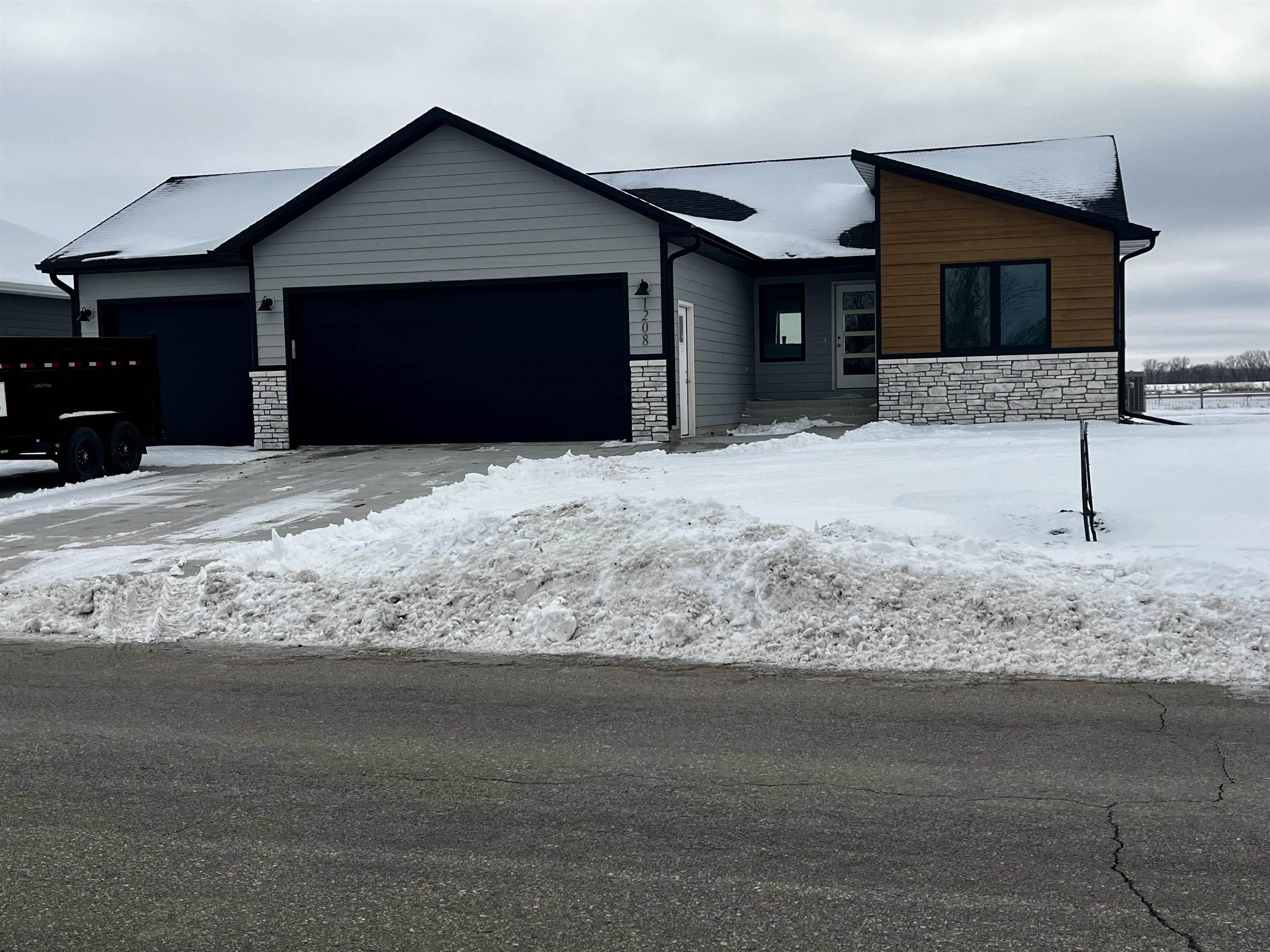 1208 Country Club Drive. Elk Point, SD 57025