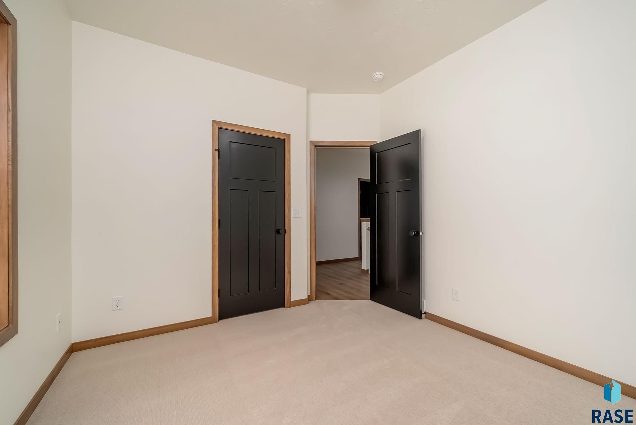 1501 E Carol St. Sioux Falls, SD 57104