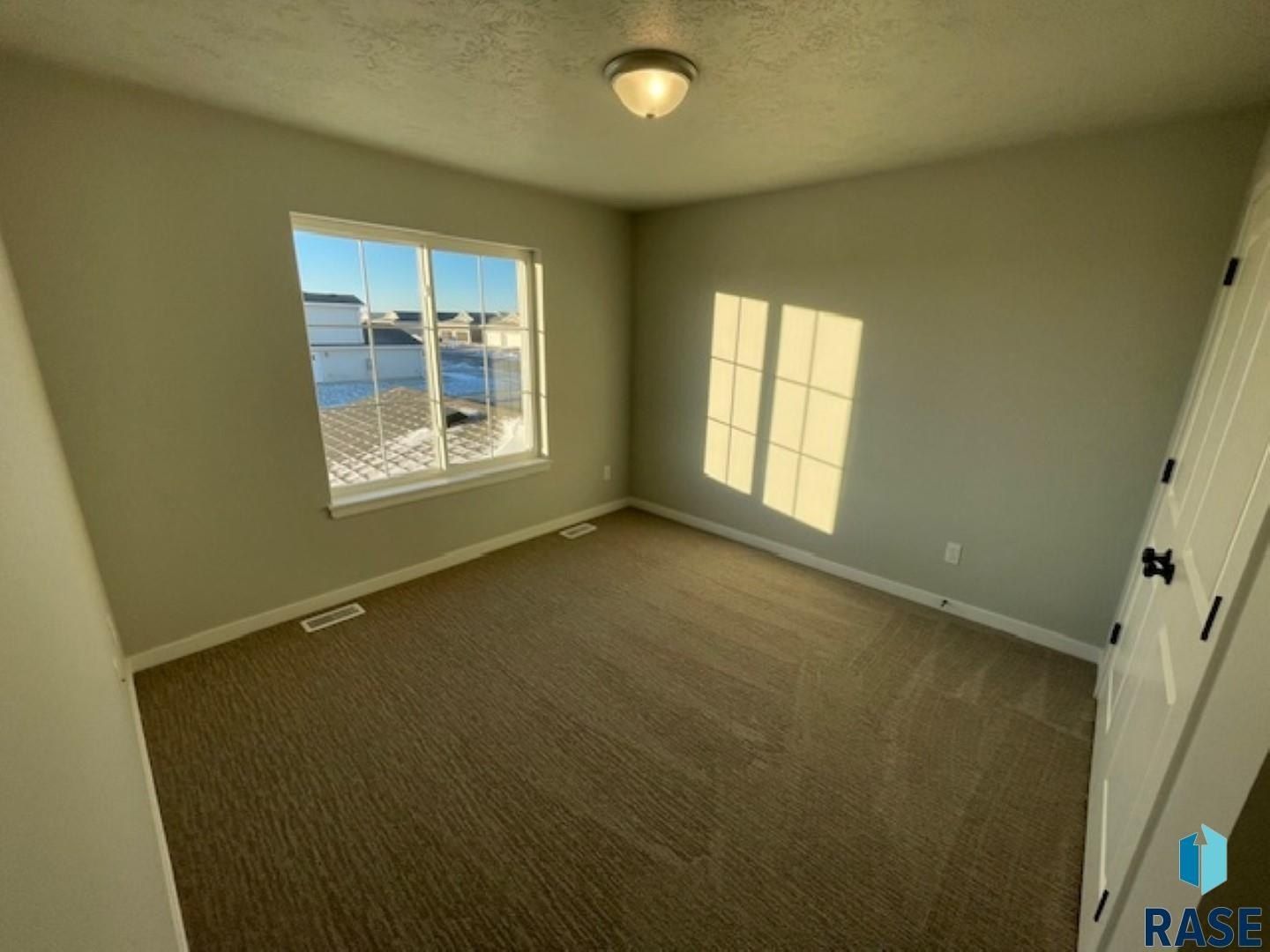 9518 W Tunis Dr. Sioux Falls, SD 57106