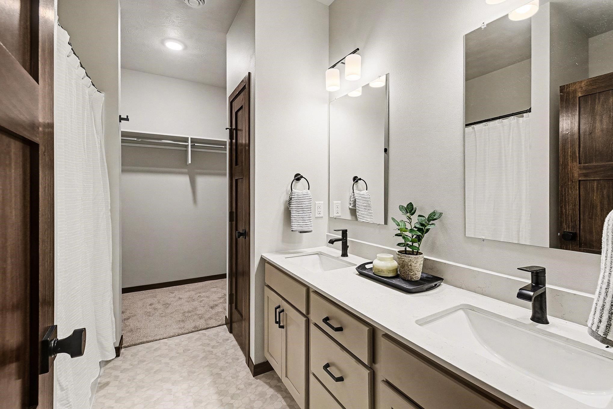 8012 E Tencate Pl. Sioux Falls, SD 57110