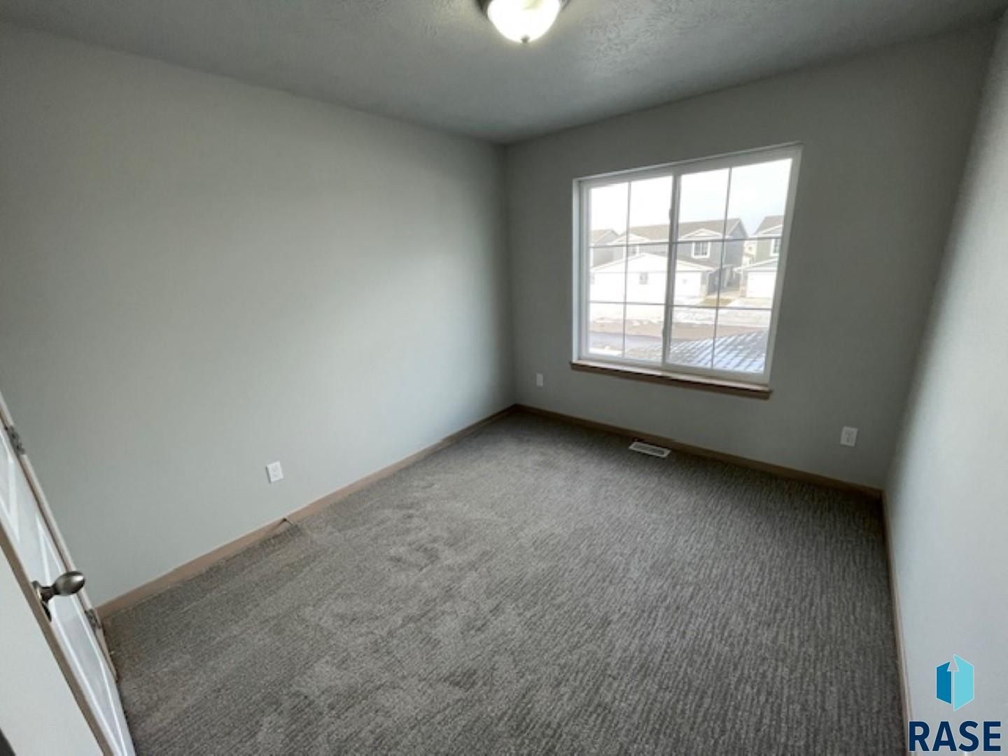 9609 W Tunis Dr. Sioux Falls, SD 57106