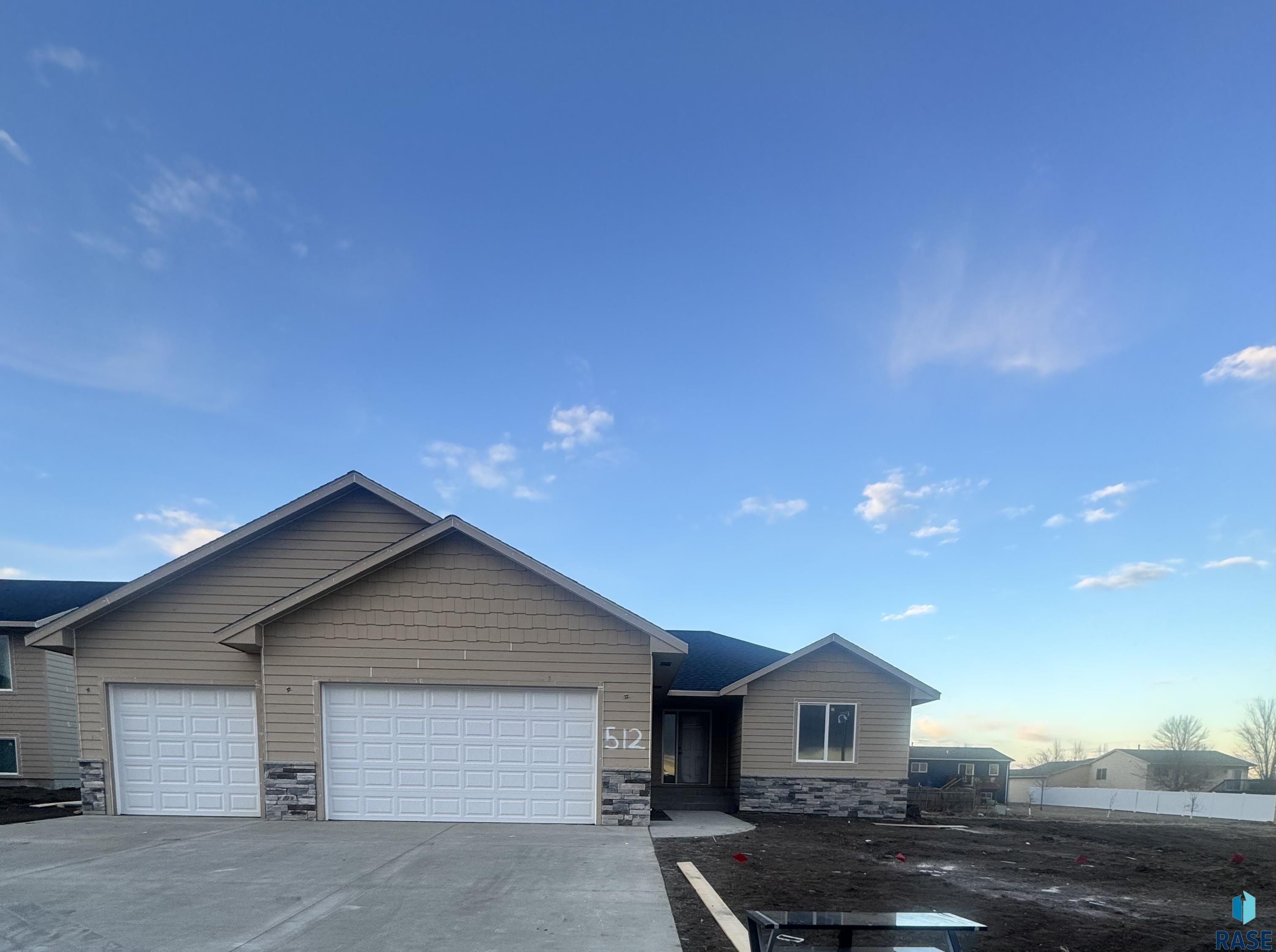 512 Shirley St. Harrisburg, SD 57032
