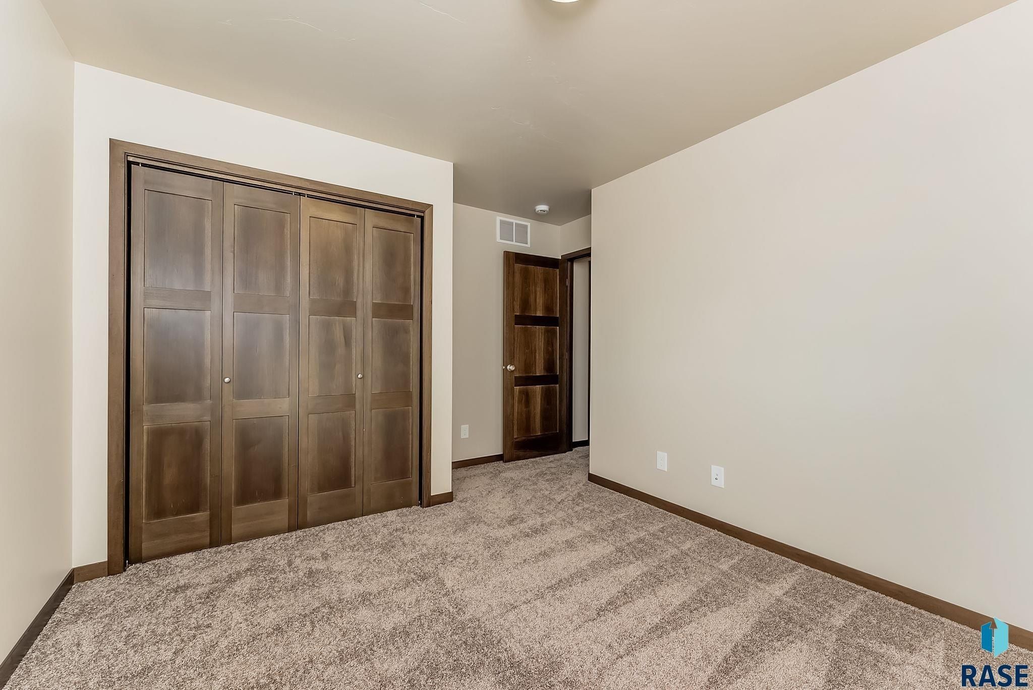 6154 S Bison Pl. Sioux Falls, SD 57108