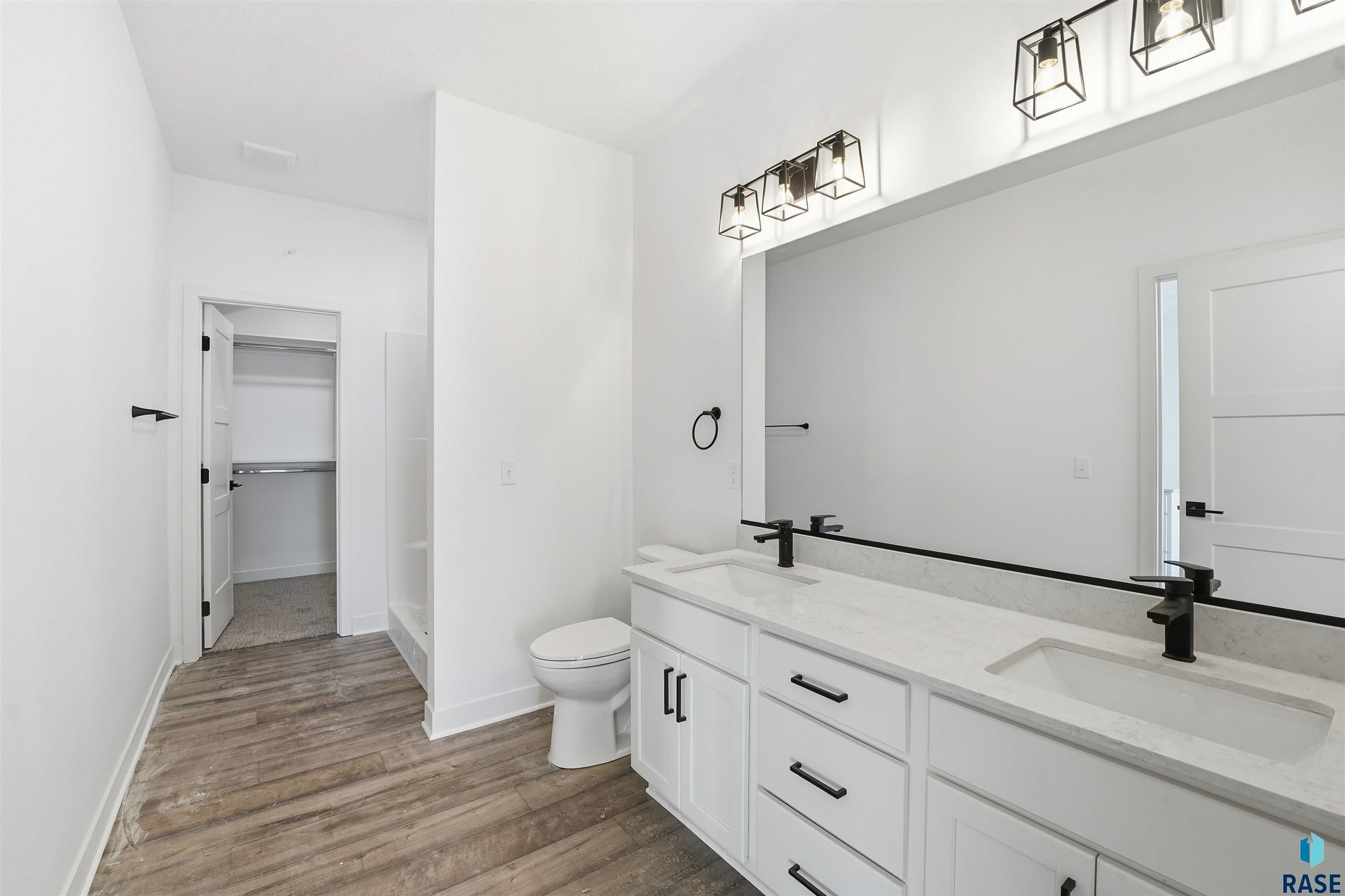 S Whisper Creek Pl. Sioux Falls, SD 57108