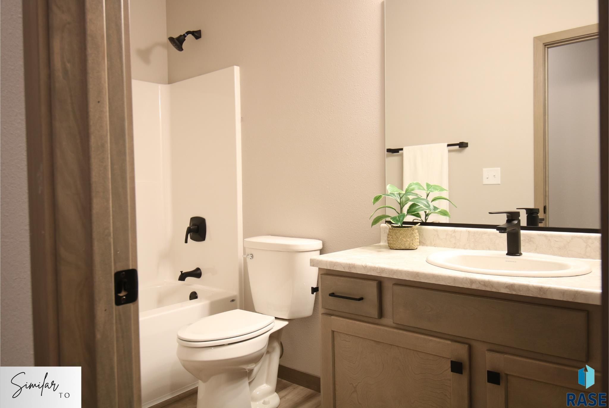 7241 E Waters Edge Pl. Sioux Falls, SD 57110