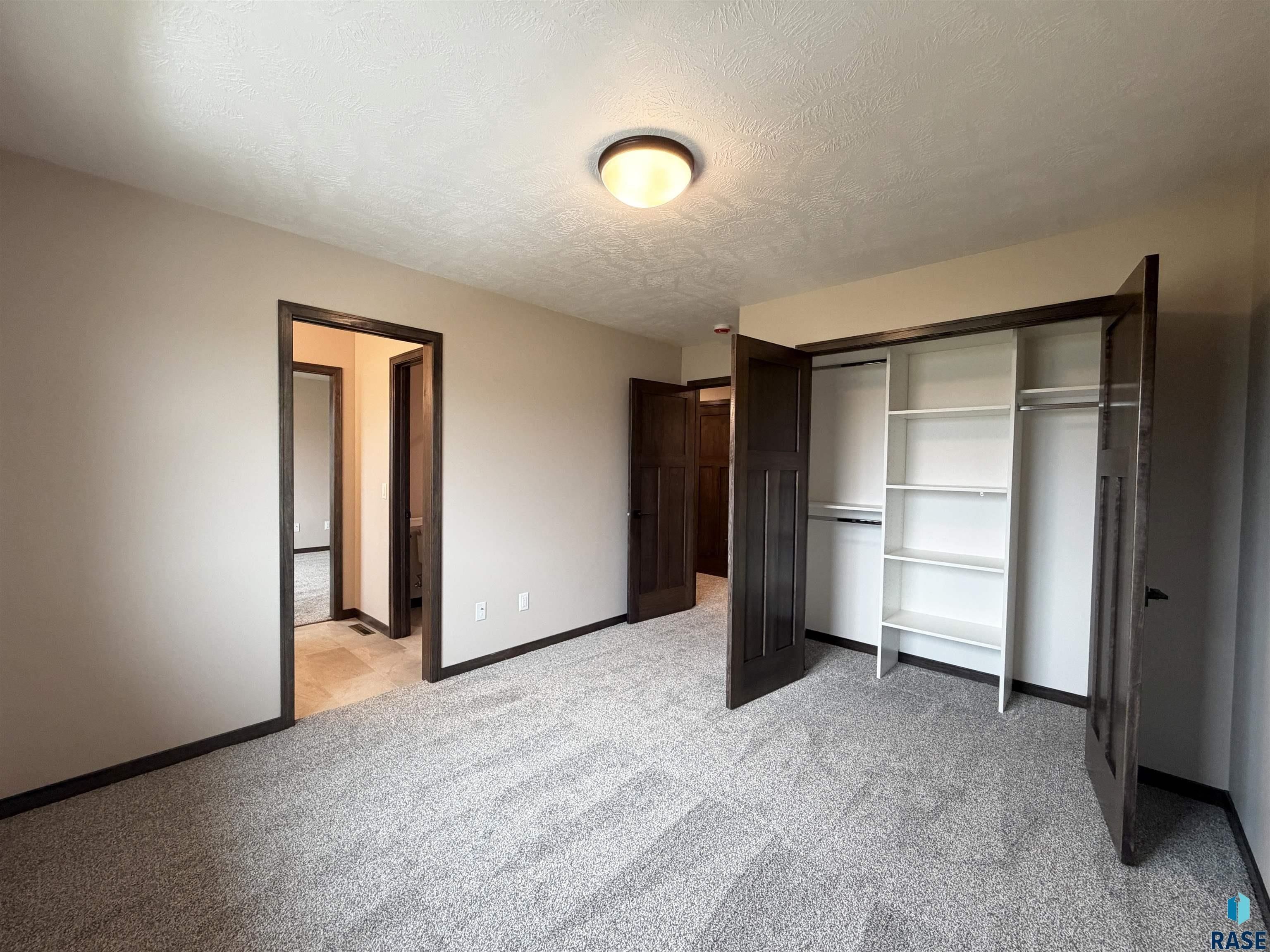 5925 S Spirea Ave. Sioux Falls, SD 57108