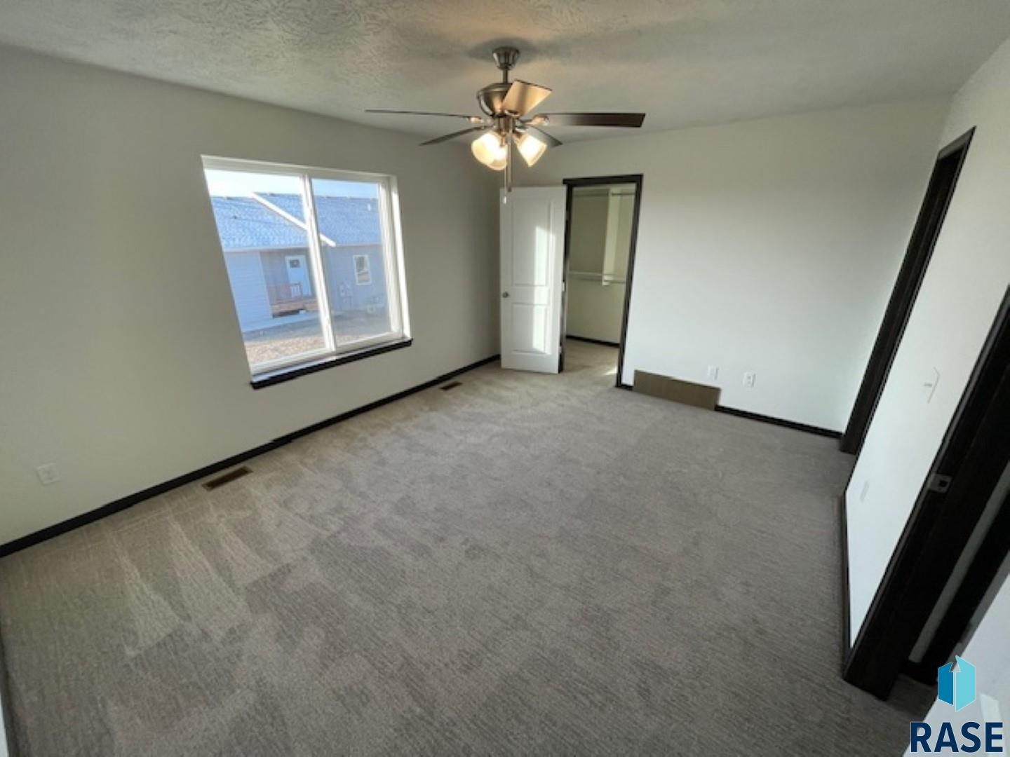 9601 W Tunis Dr. Sioux Falls, SD 57106