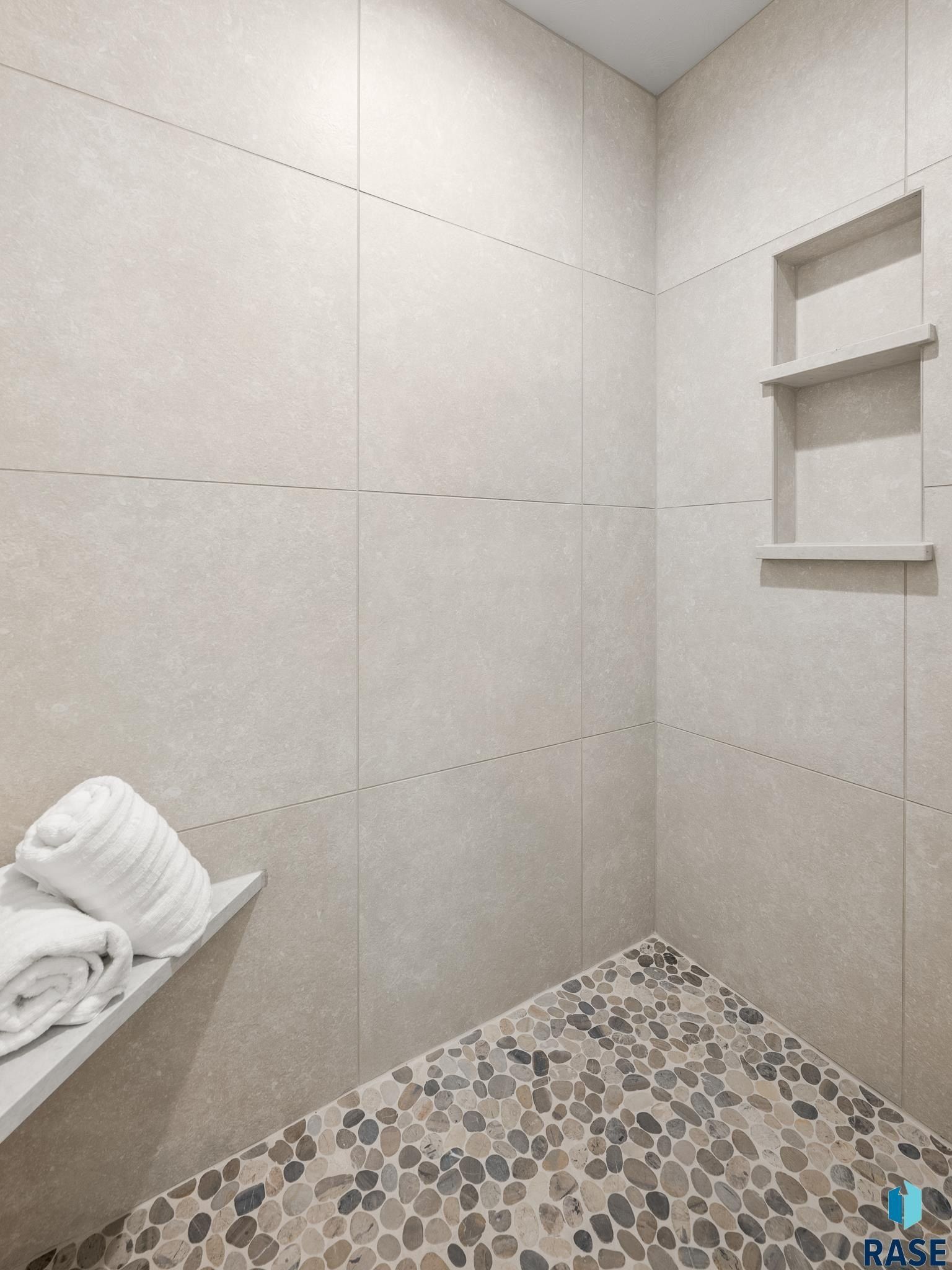 215 E 8Th St. Tea, SD 57064