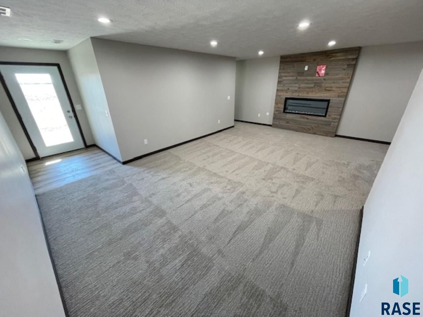 9643 W Tunis Dr. Sioux Falls, SD 57106