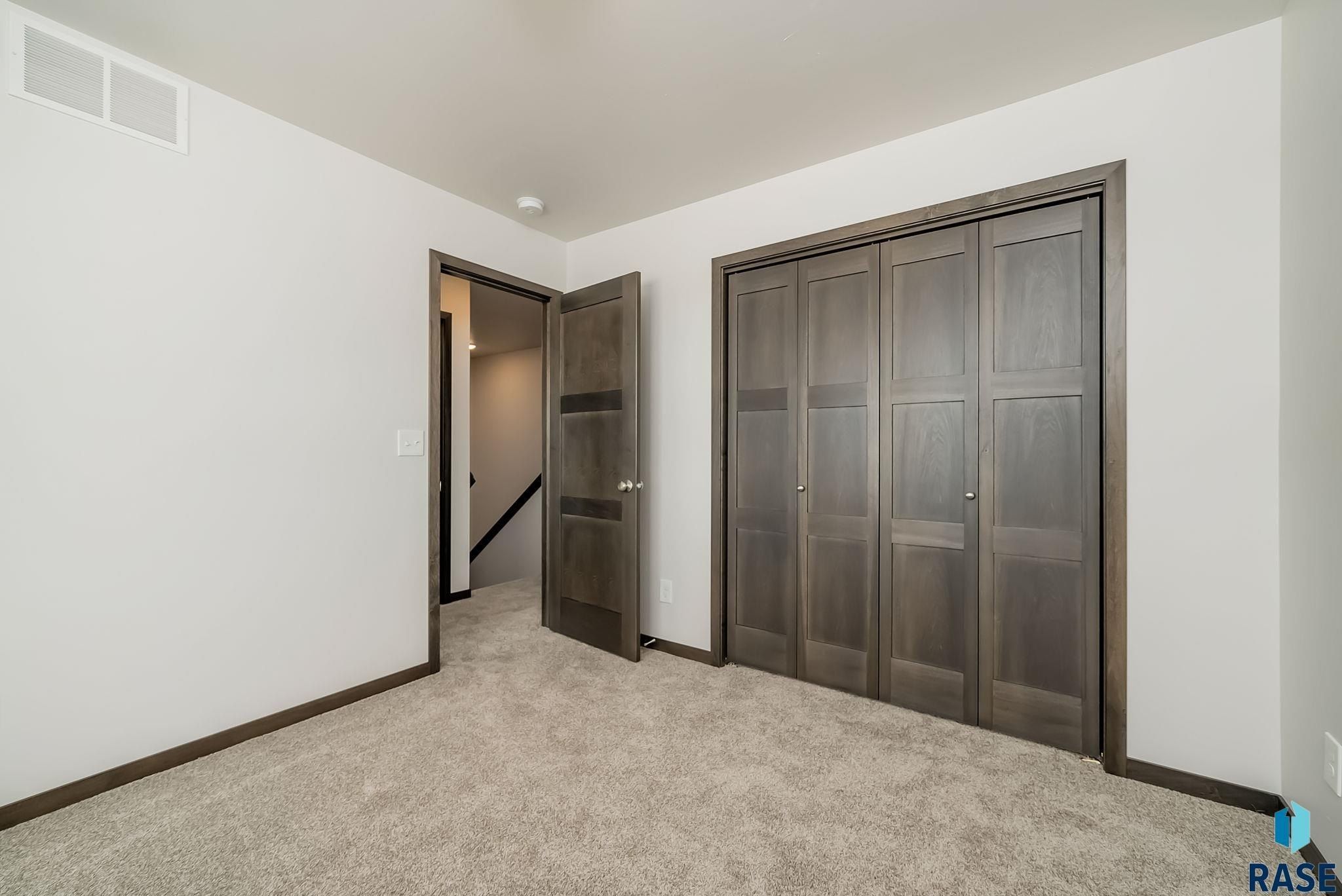 6142 S Bison Pl. Sioux Falls, SD 57108