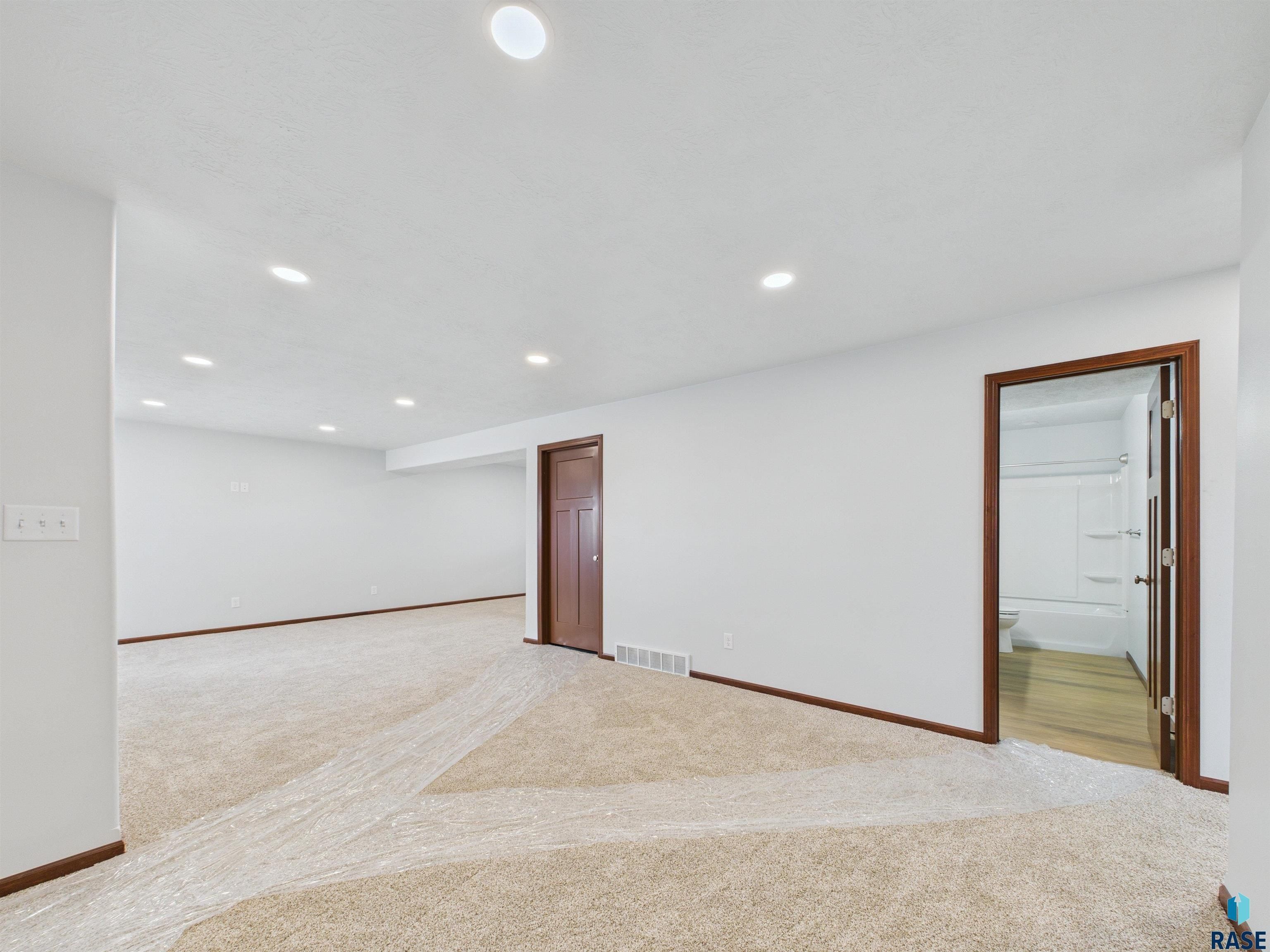 1180 Ruud Trl. Hartford, SD 57033