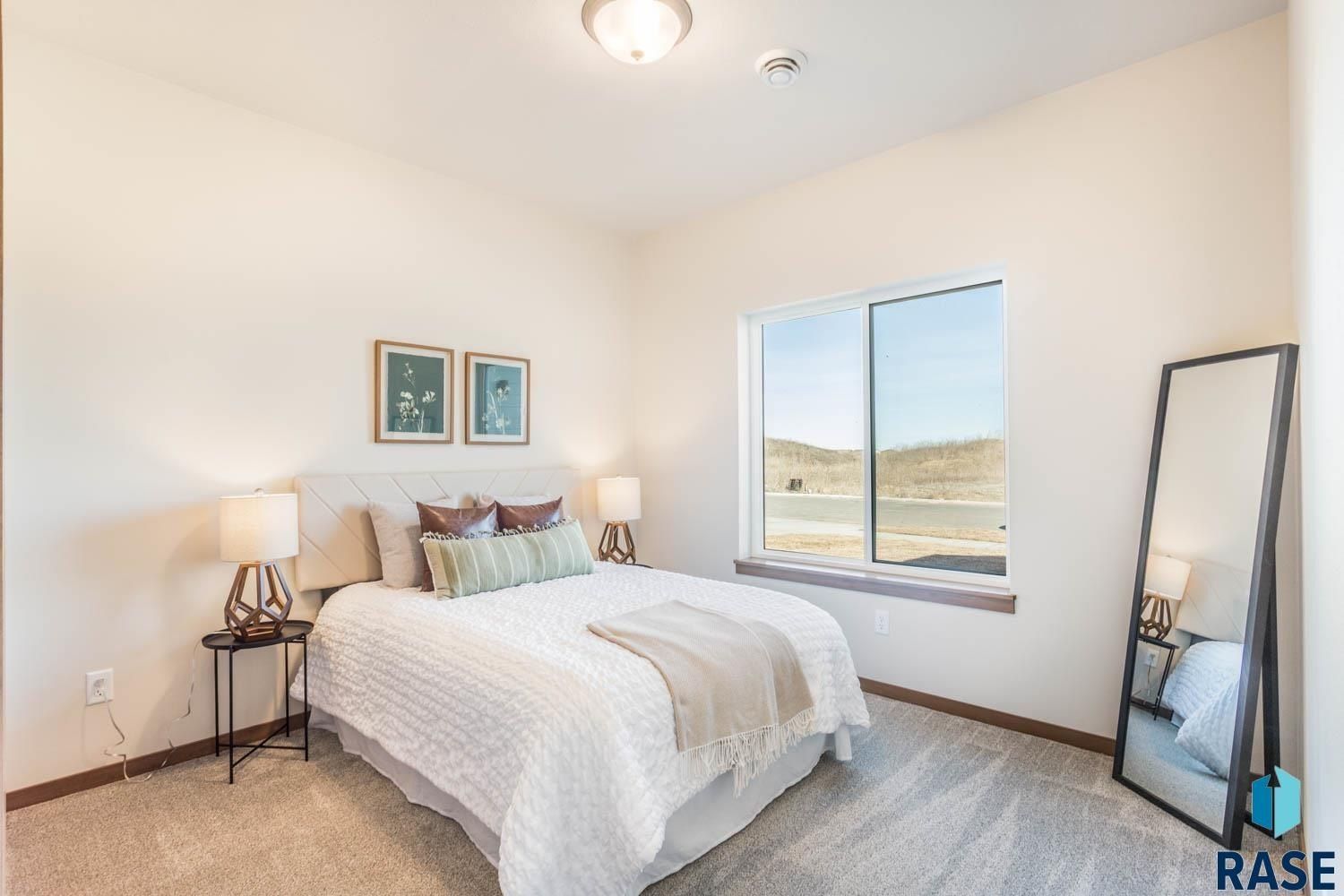 9207 W 43Rd St. Sioux Falls, SD 57106