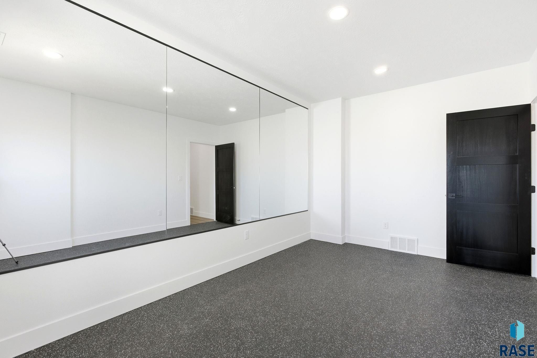 7312 Agate Cir. Sioux Falls, SD 57110