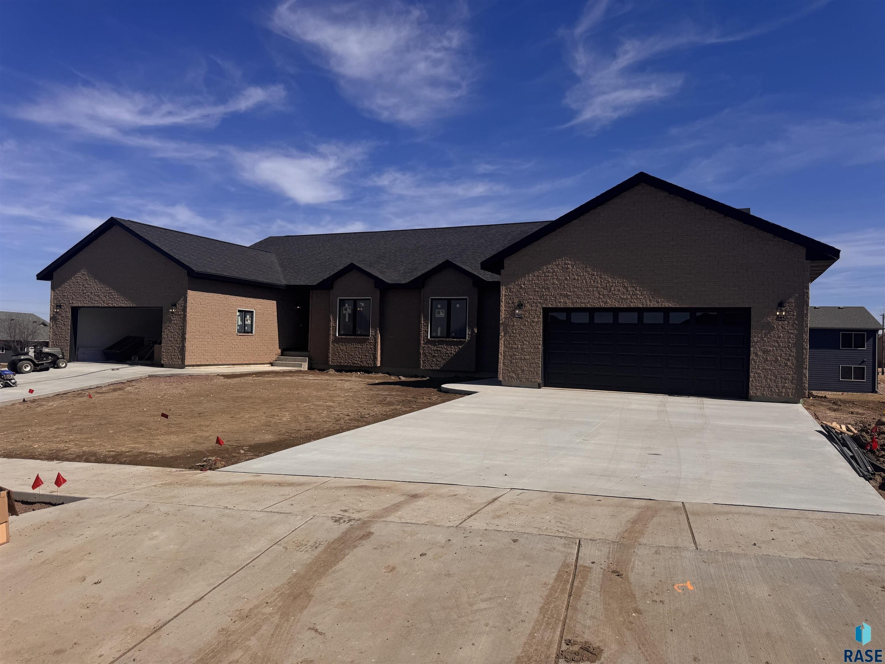 704 W Opal Ln. Hartford, SD 57033