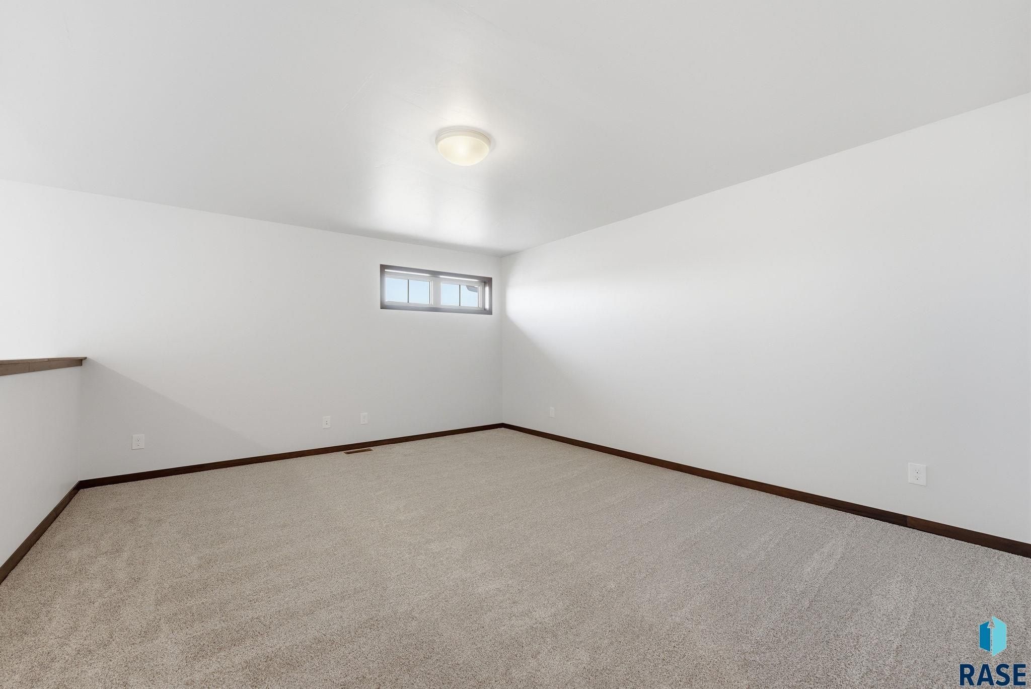 6125 S Bison Pl. Sioux Falls, SD 57108