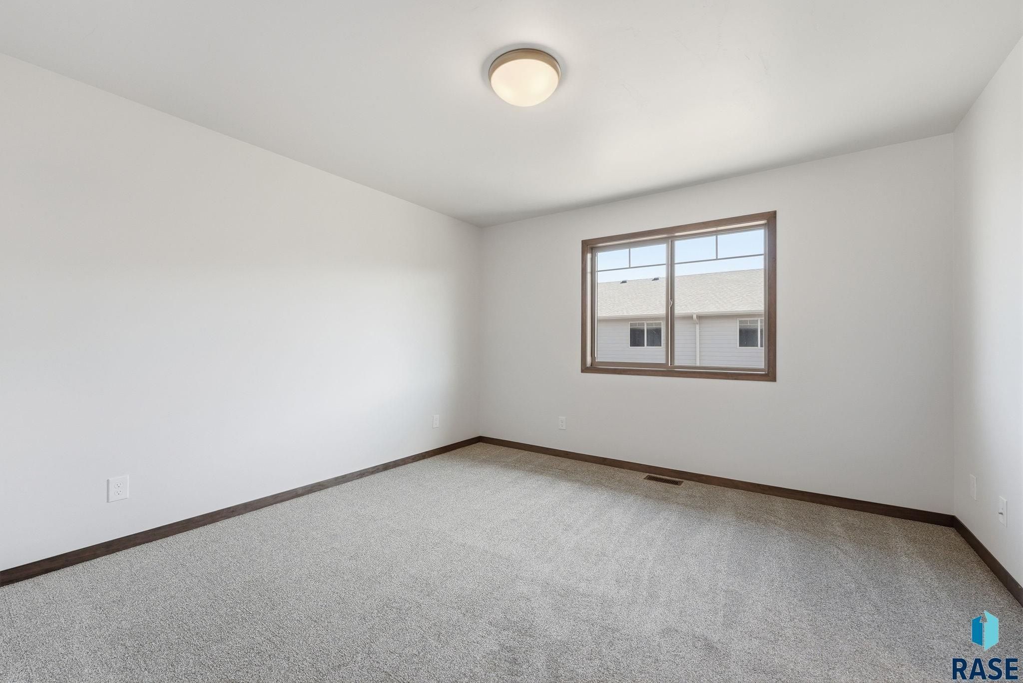 6123 S Bison Pl. Sioux Falls, SD 57108