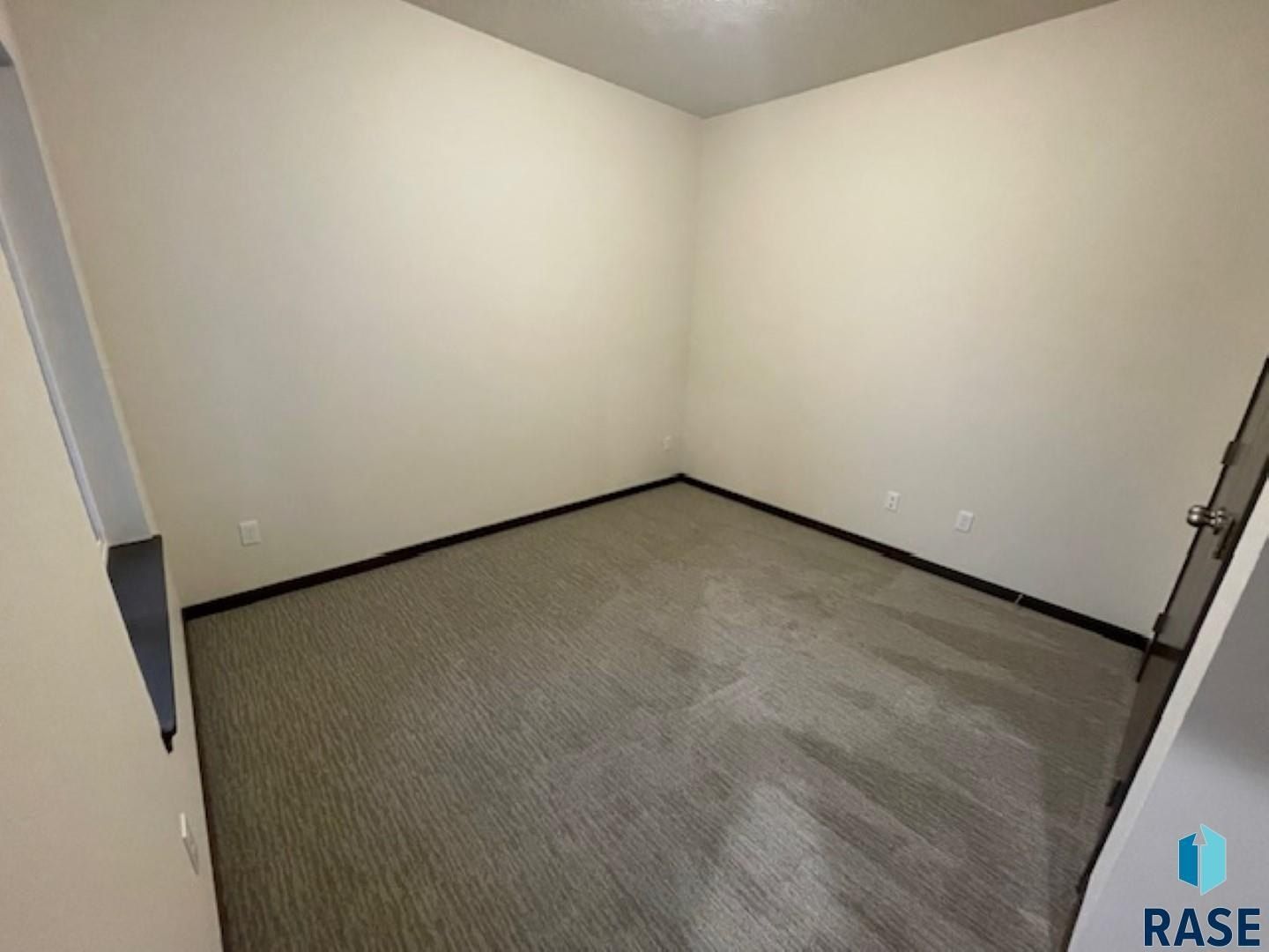 3618 S Heather Ave. Sioux Falls, SD 57106