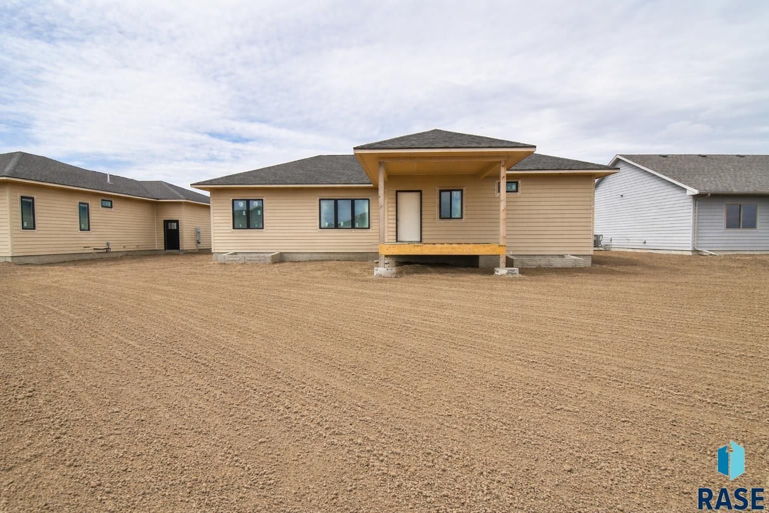 818 Almond Ave. Harrisburg, SD 57032