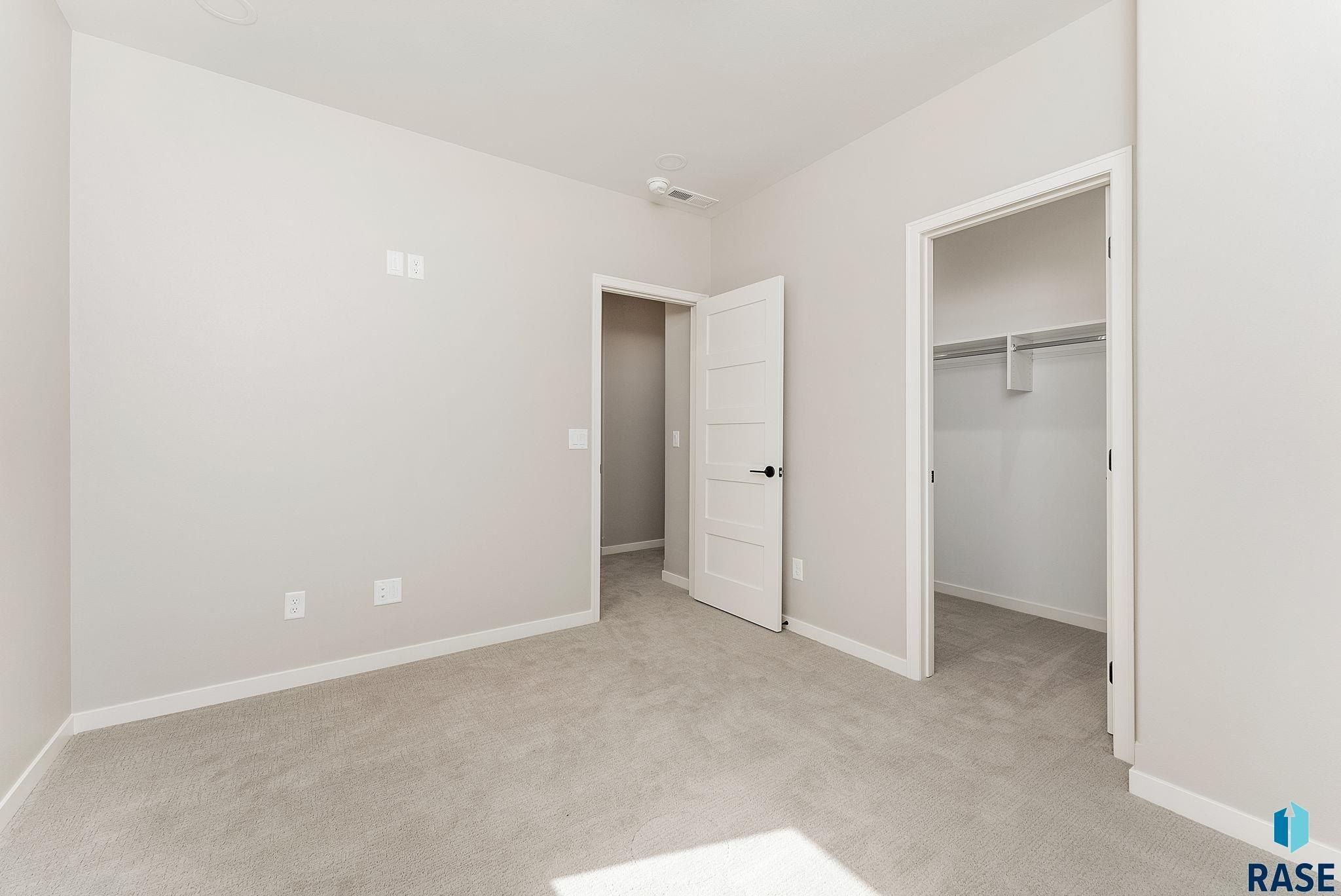 2516 E Chestnut Trl. Brandon, SD 57005