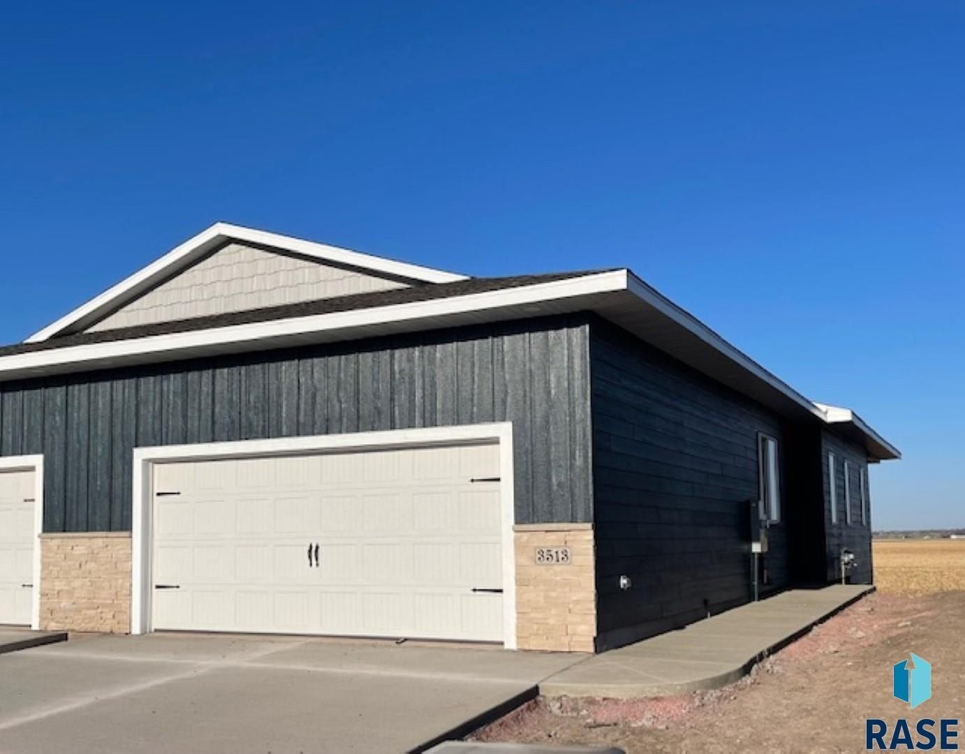 3513 S Heather Ave. Sioux Falls, SD 57106
