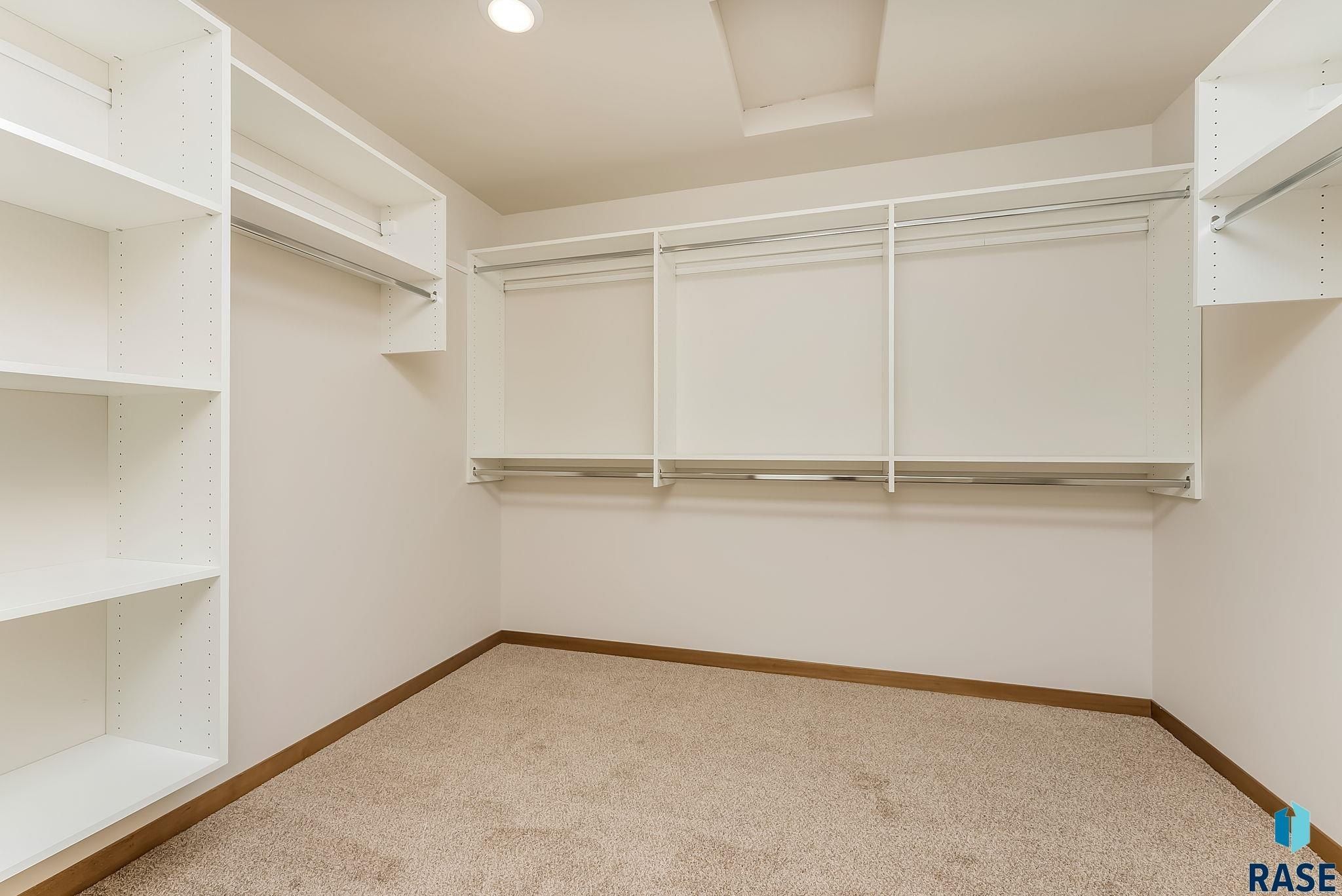 6148 S Bison Pl. Sioux Falls, SD 57108