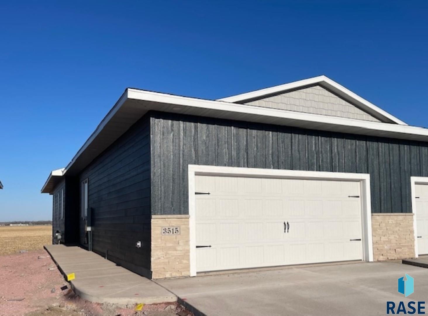 3515 S Heather Ave. Sioux Falls, SD 57106