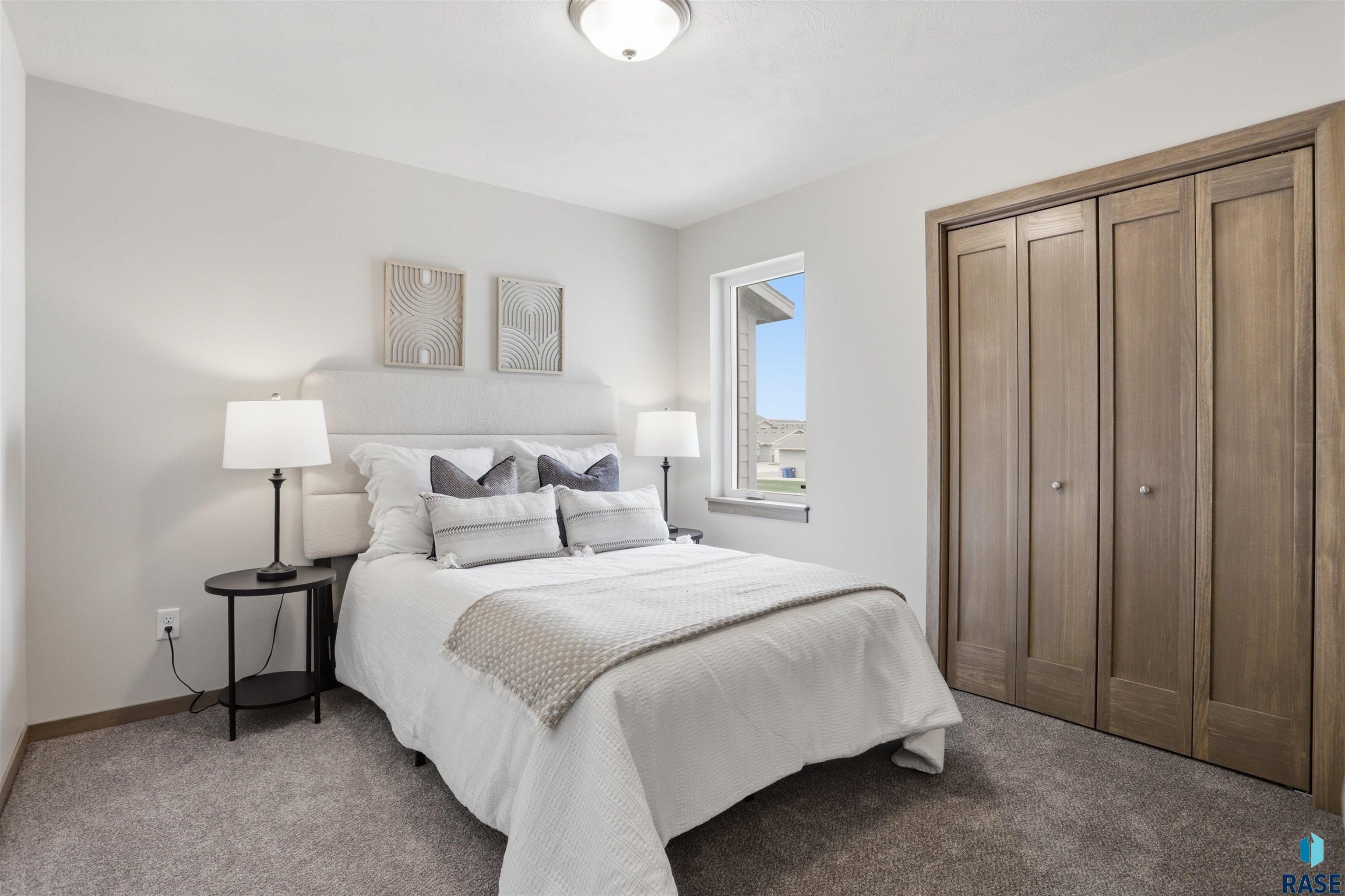 2802 S Broek Dr. Sioux Falls, SD 57106