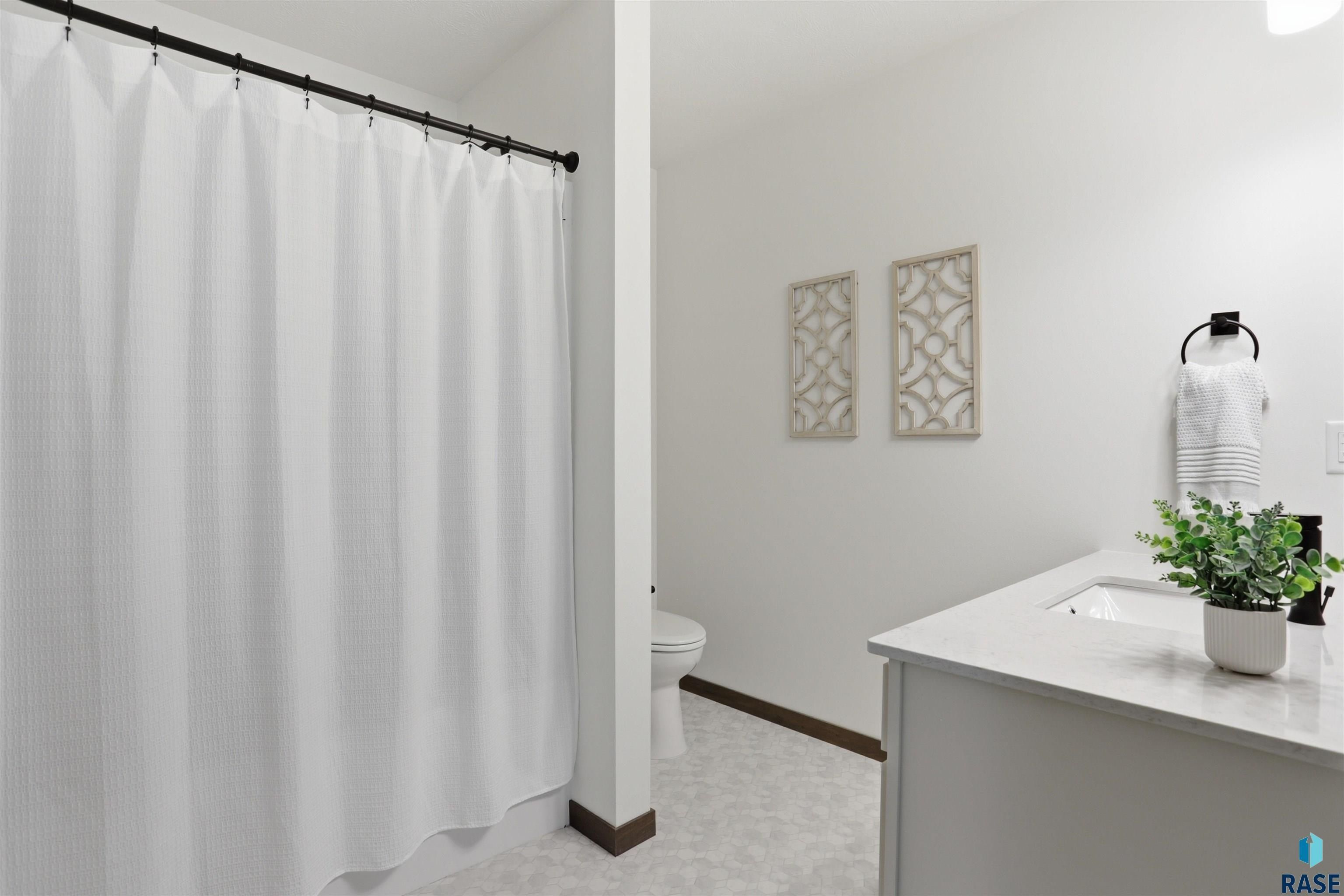 2317 E Jetty Pl. Sioux Falls, SD 57108